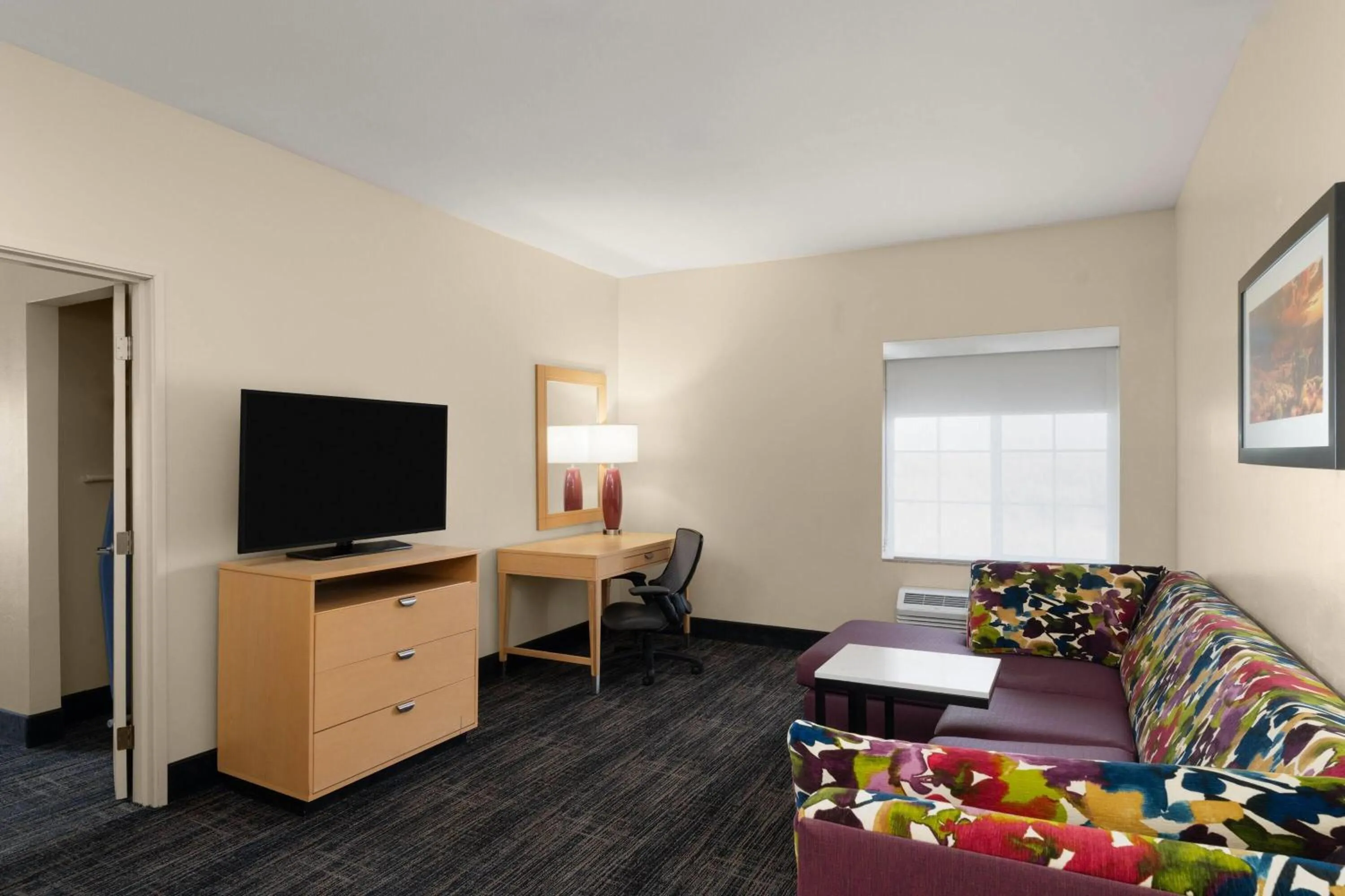 Photo of the whole room in La Quinta by Wyndham Tucumcari