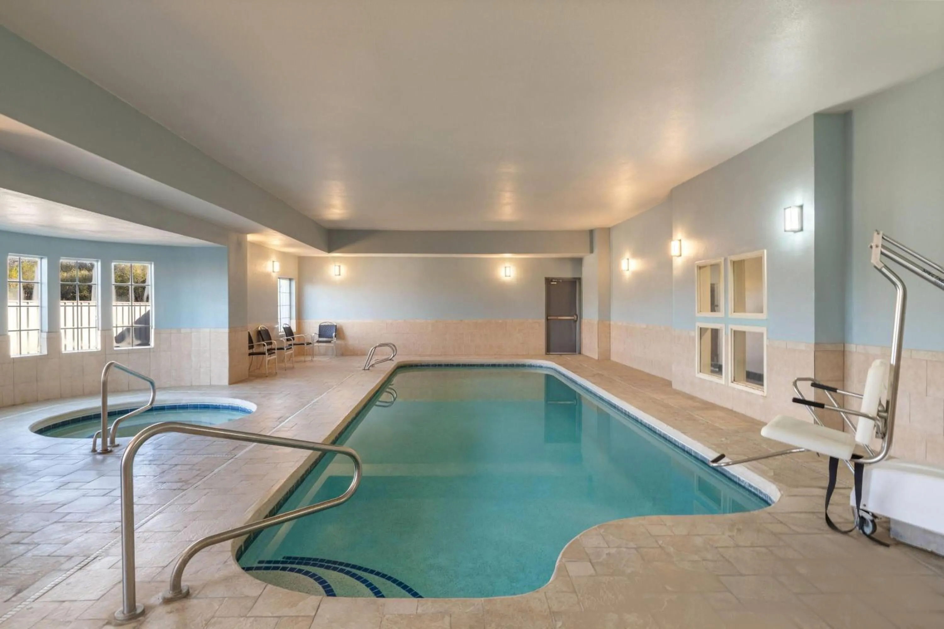 Swimming pool in La Quinta by Wyndham Tucumcari