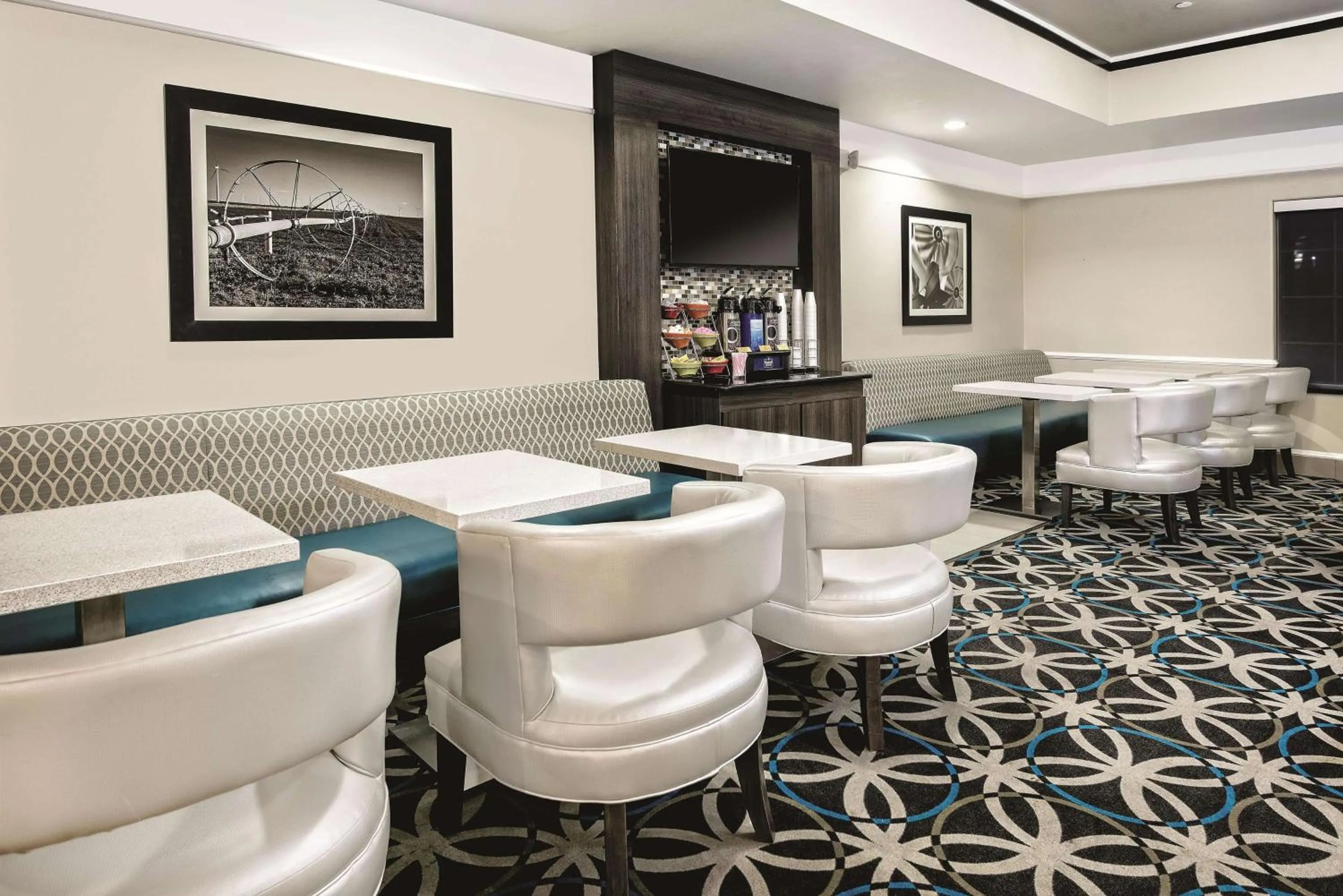 Restaurant/places to eat in La Quinta by Wyndham Rosenberg