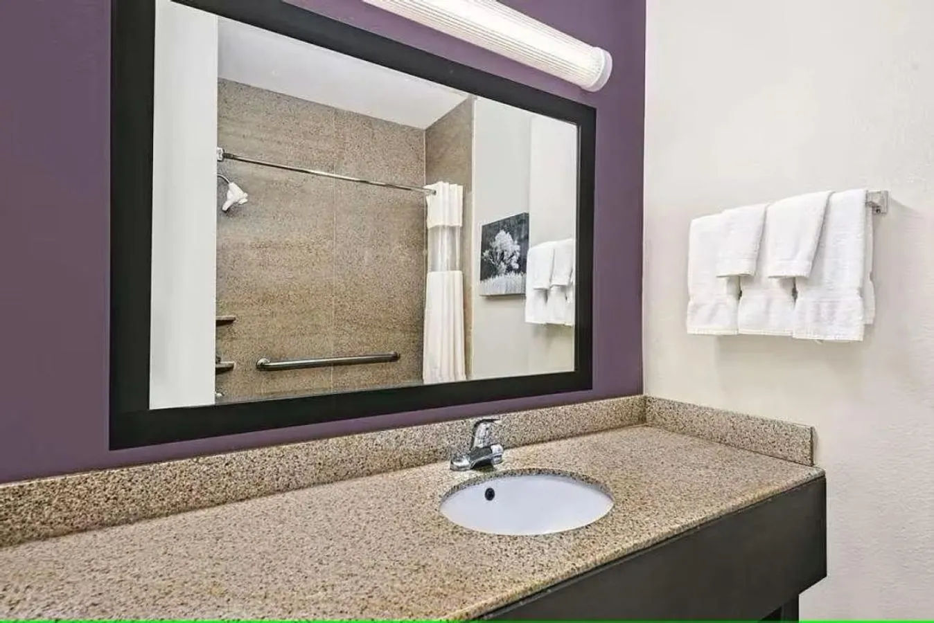 Bathroom in Vista Del Sol Hotel - Rosenberg