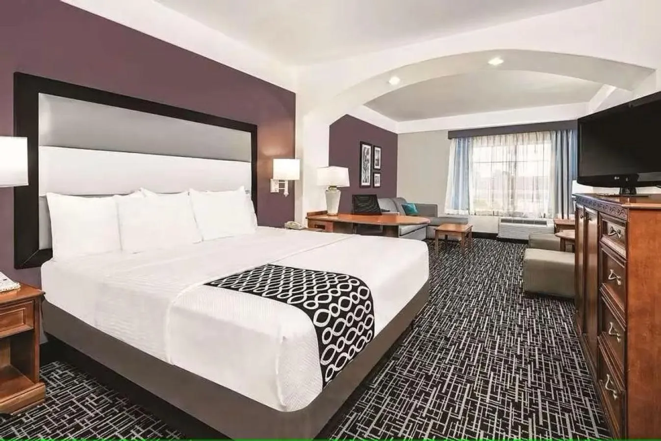 Photo of the whole room, Bed in Vista Del Sol Hotel - Rosenberg