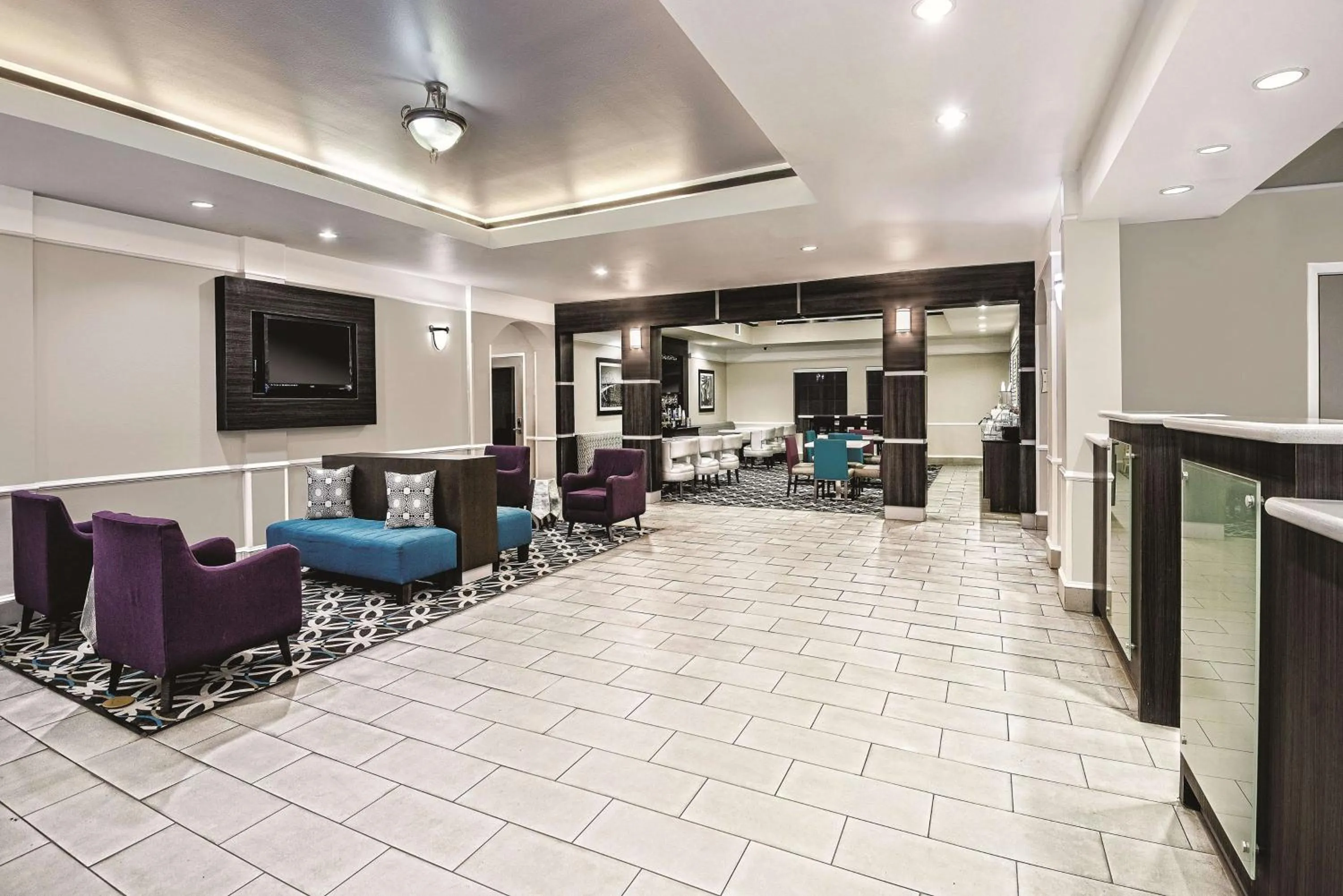 Lobby or reception in La Quinta by Wyndham Rosenberg