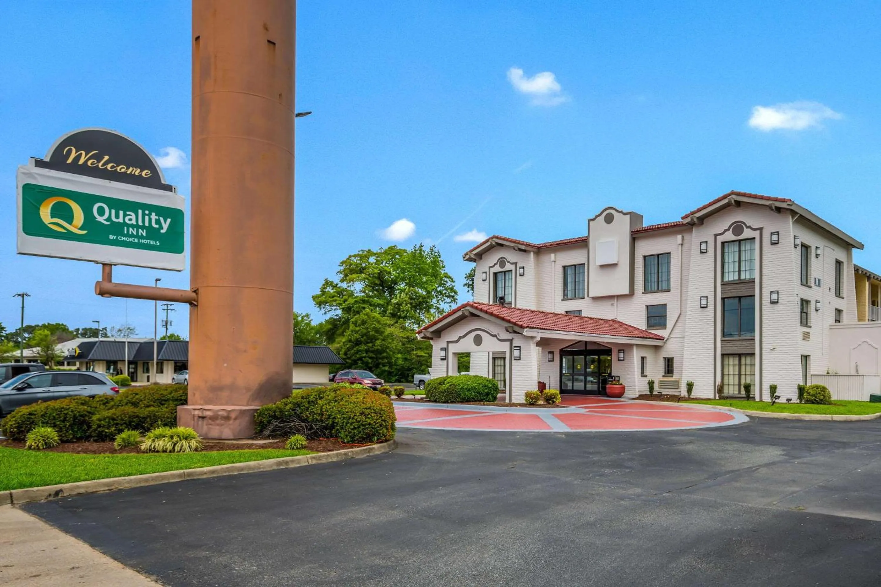 Property building in Quality Inn Hampton - Newport News