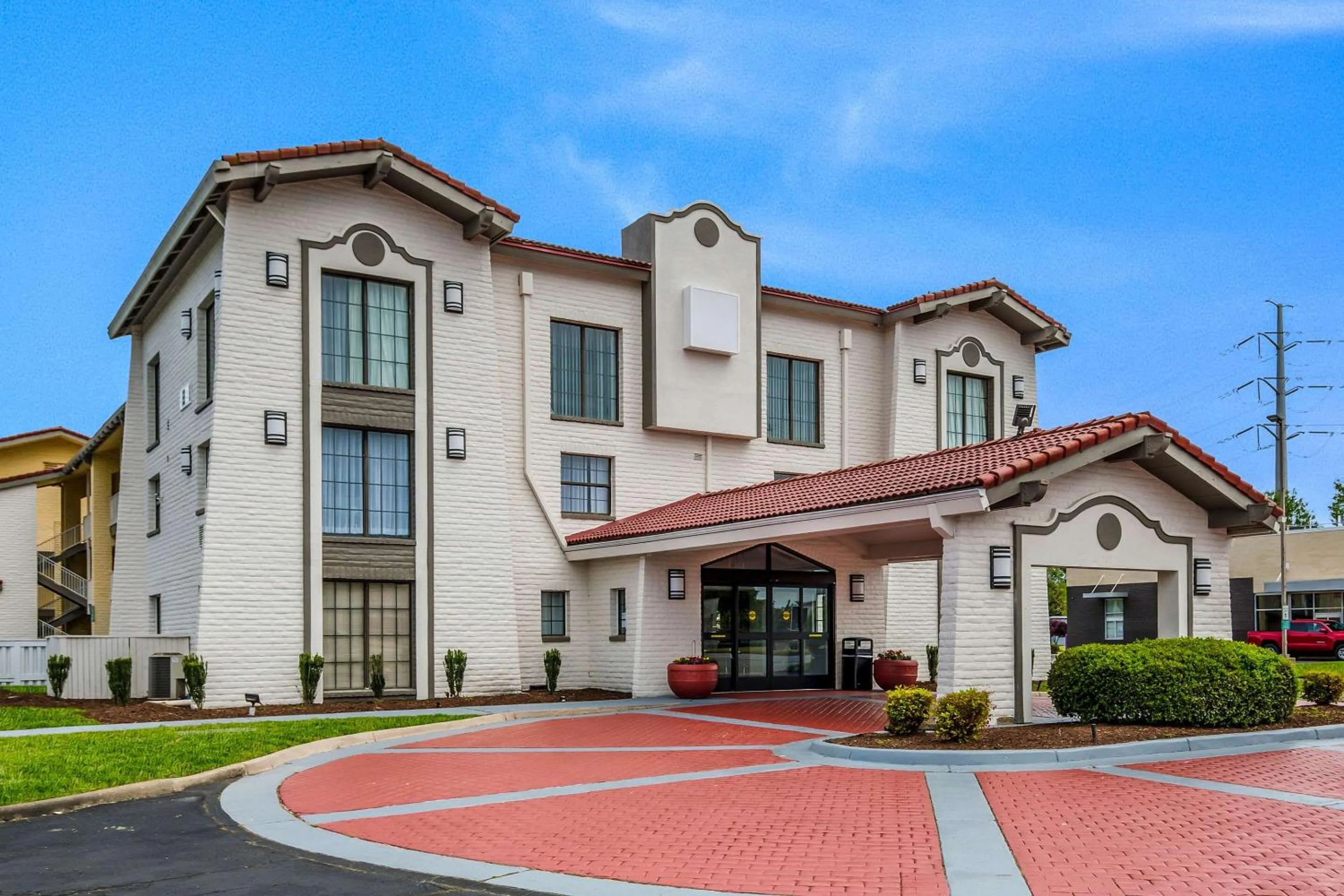 Property building in Quality Inn Hampton - Newport News