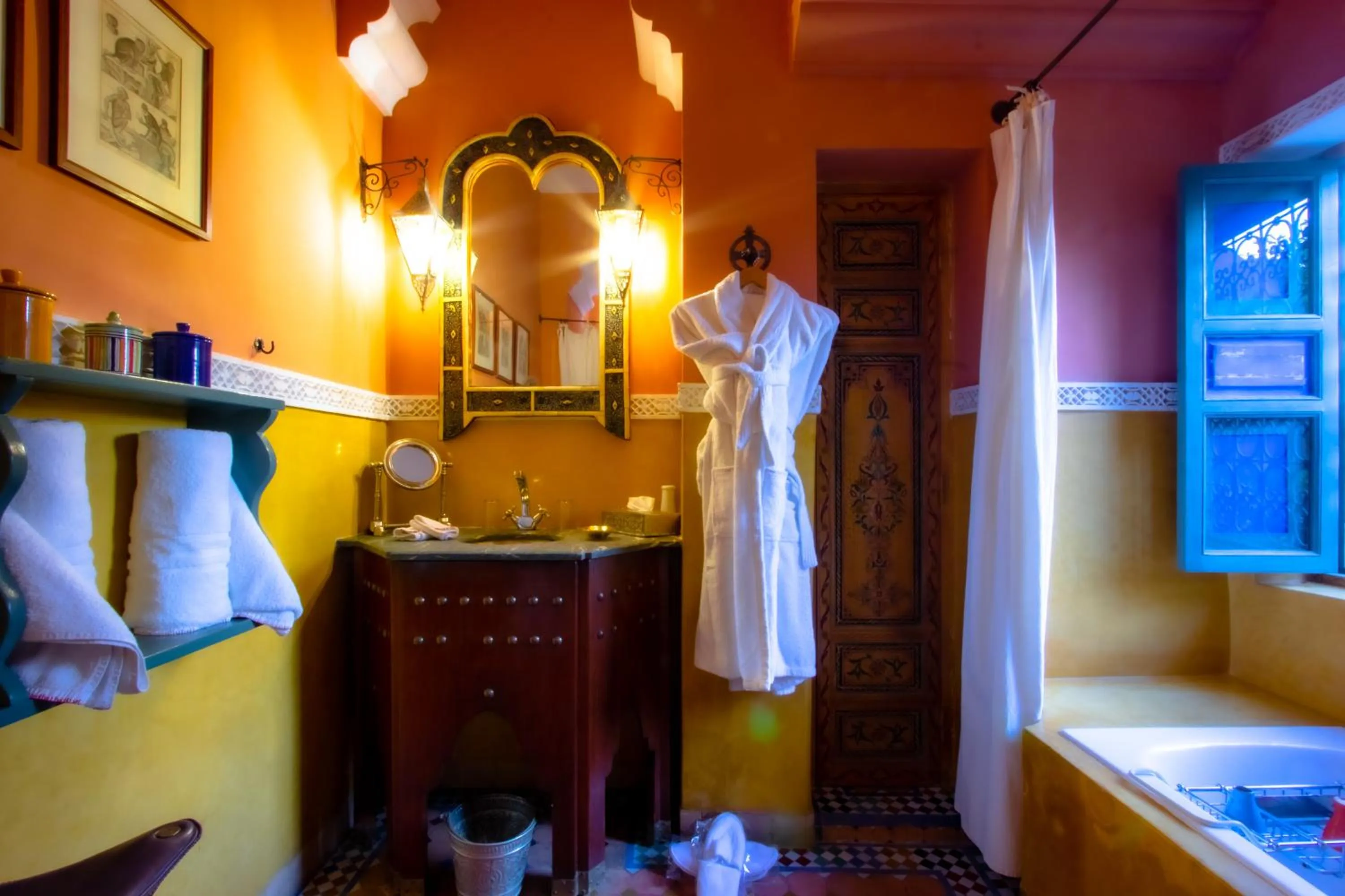 Bathroom, Bed in Riad Kaiss By Anika