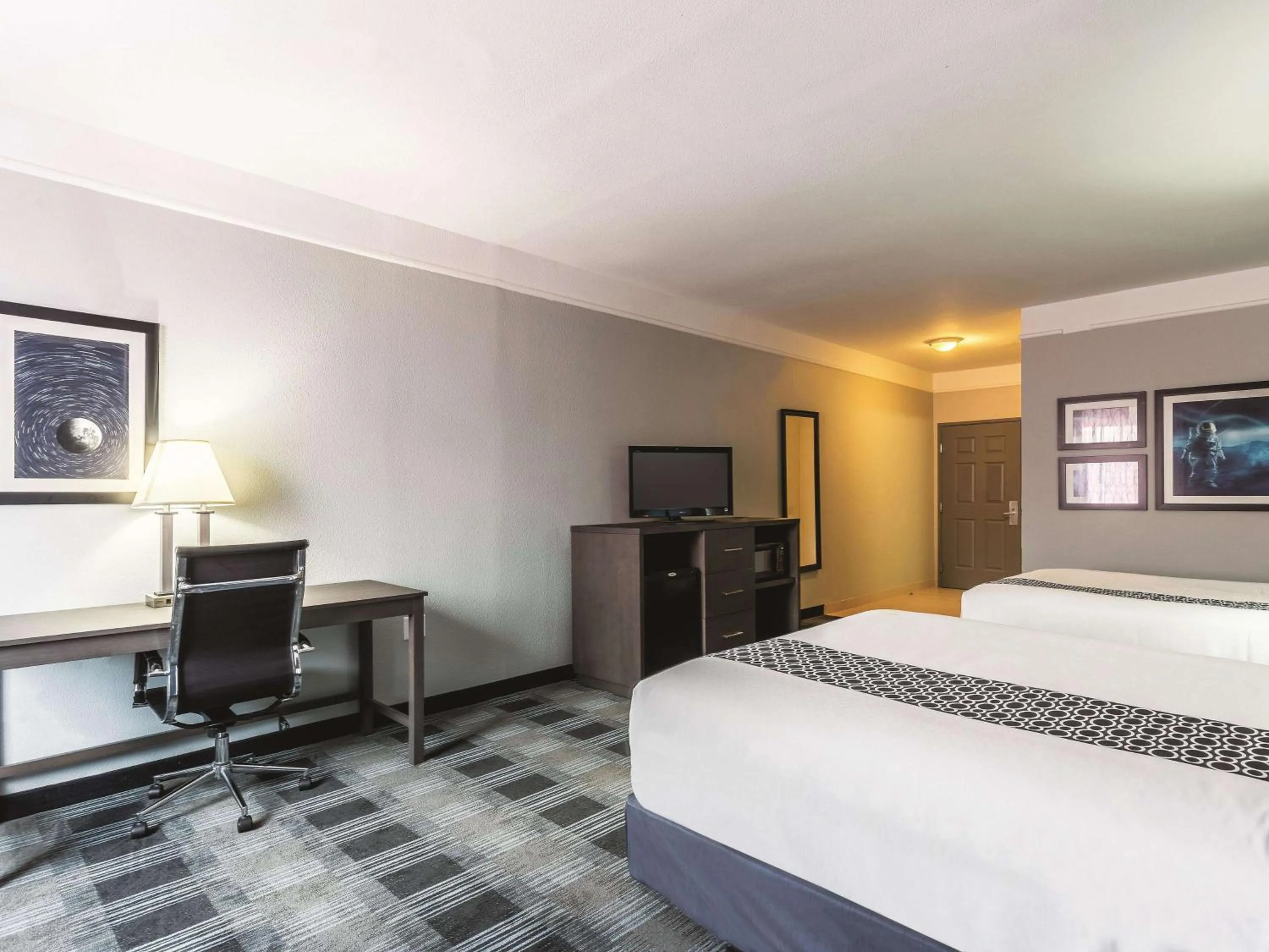 TV and multimedia, Bed in La Quinta by Wyndham Houston/Clear Lake-NASA