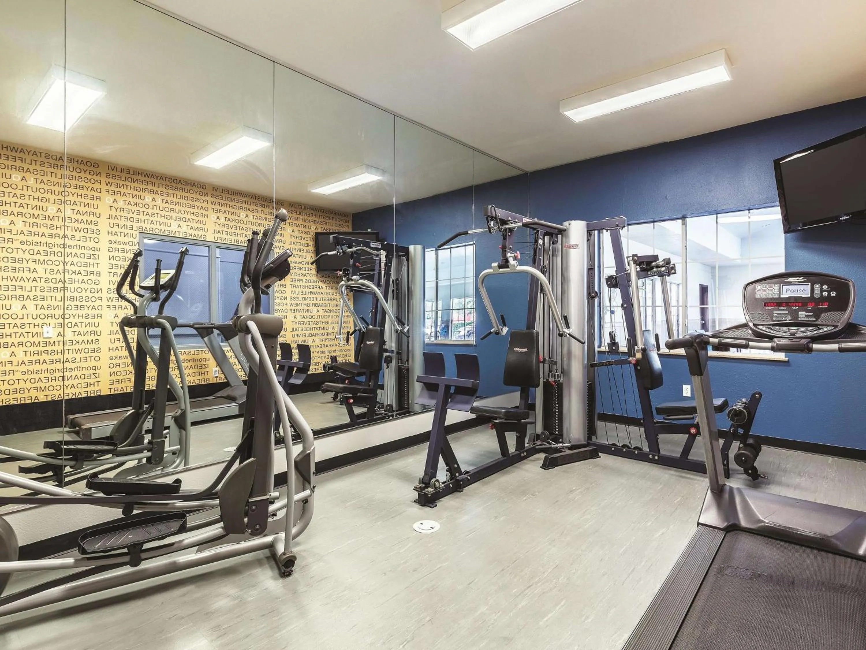 Fitness centre/facilities in La Quinta by Wyndham Houston/Clear Lake-NASA