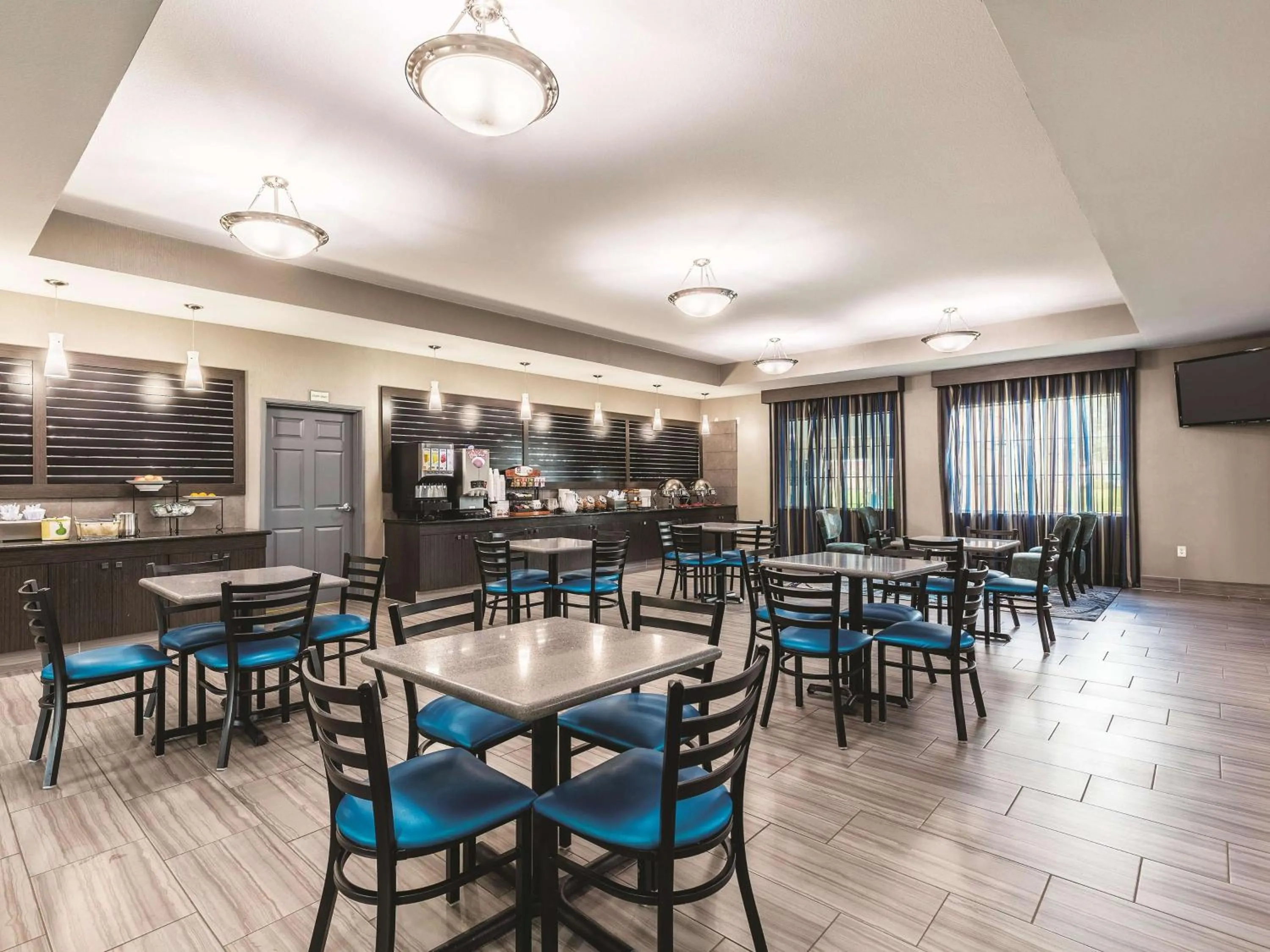 Restaurant/places to eat in La Quinta by Wyndham Houston/Clear Lake-NASA