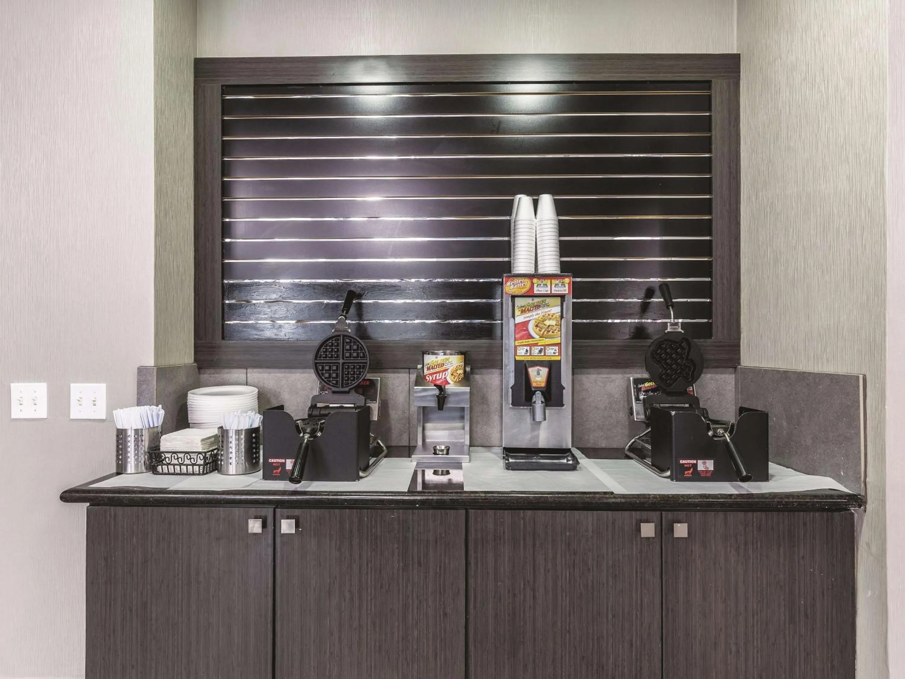 Restaurant/places to eat in La Quinta by Wyndham Houston/Clear Lake-NASA