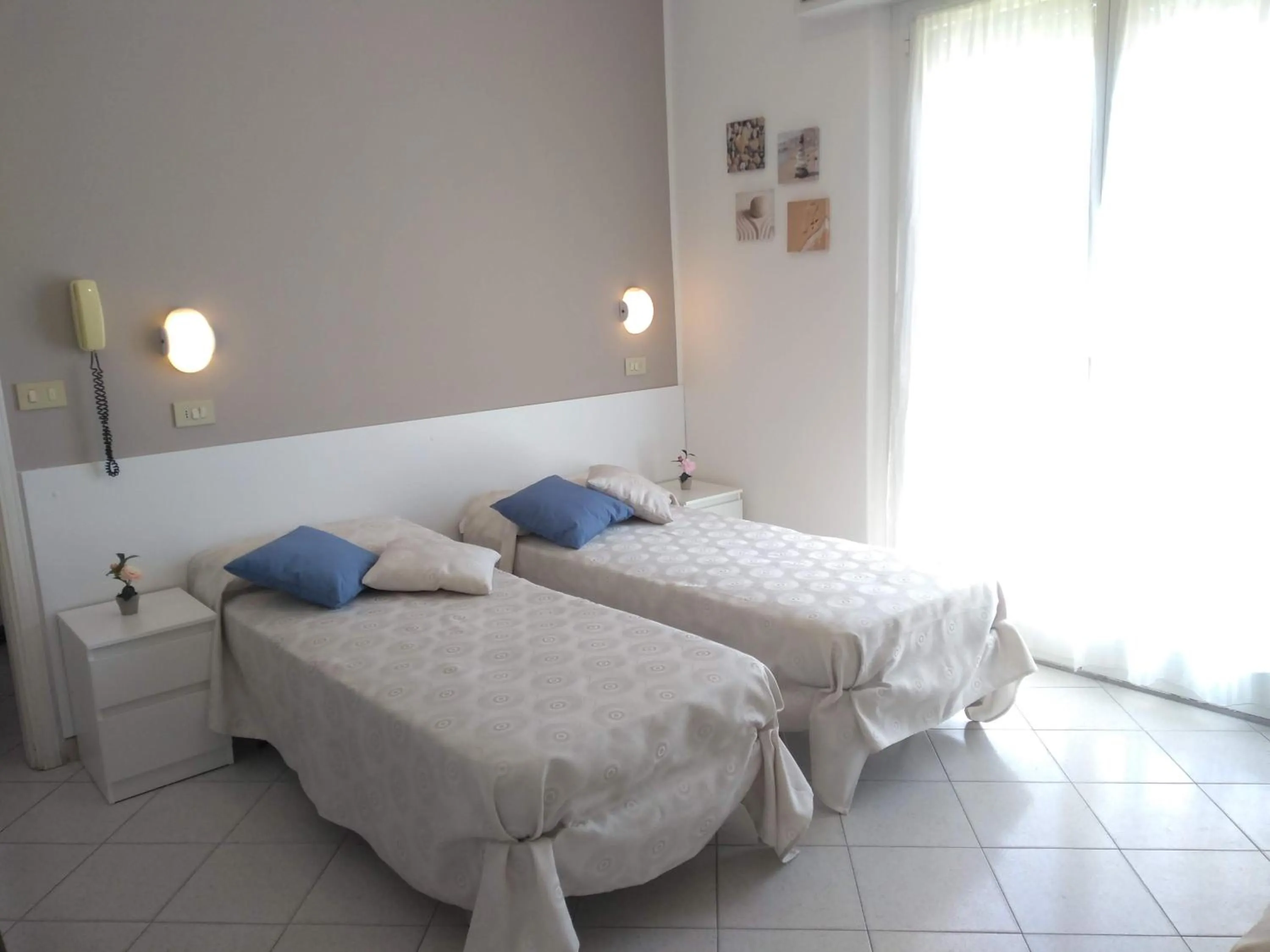 Photo of the whole room in Hotel La Bella Vita