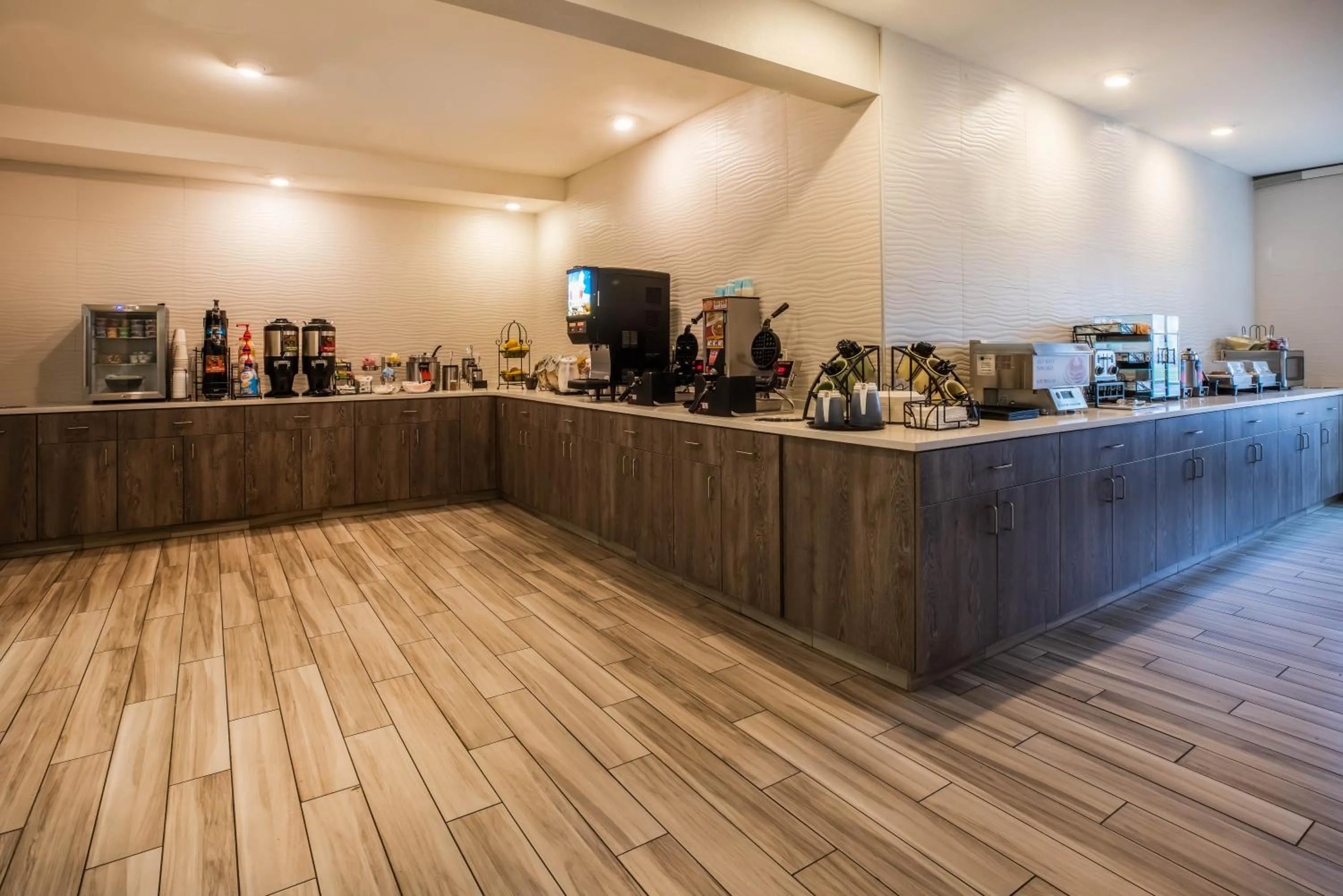 Breakfast in La Quinta by Wyndham Newport