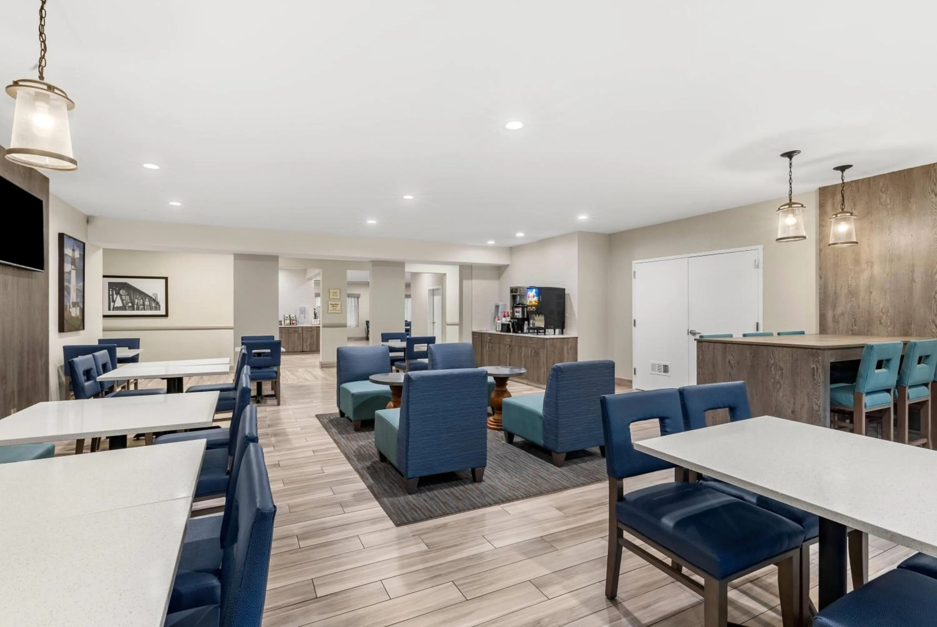 Breakfast in La Quinta by Wyndham Newport