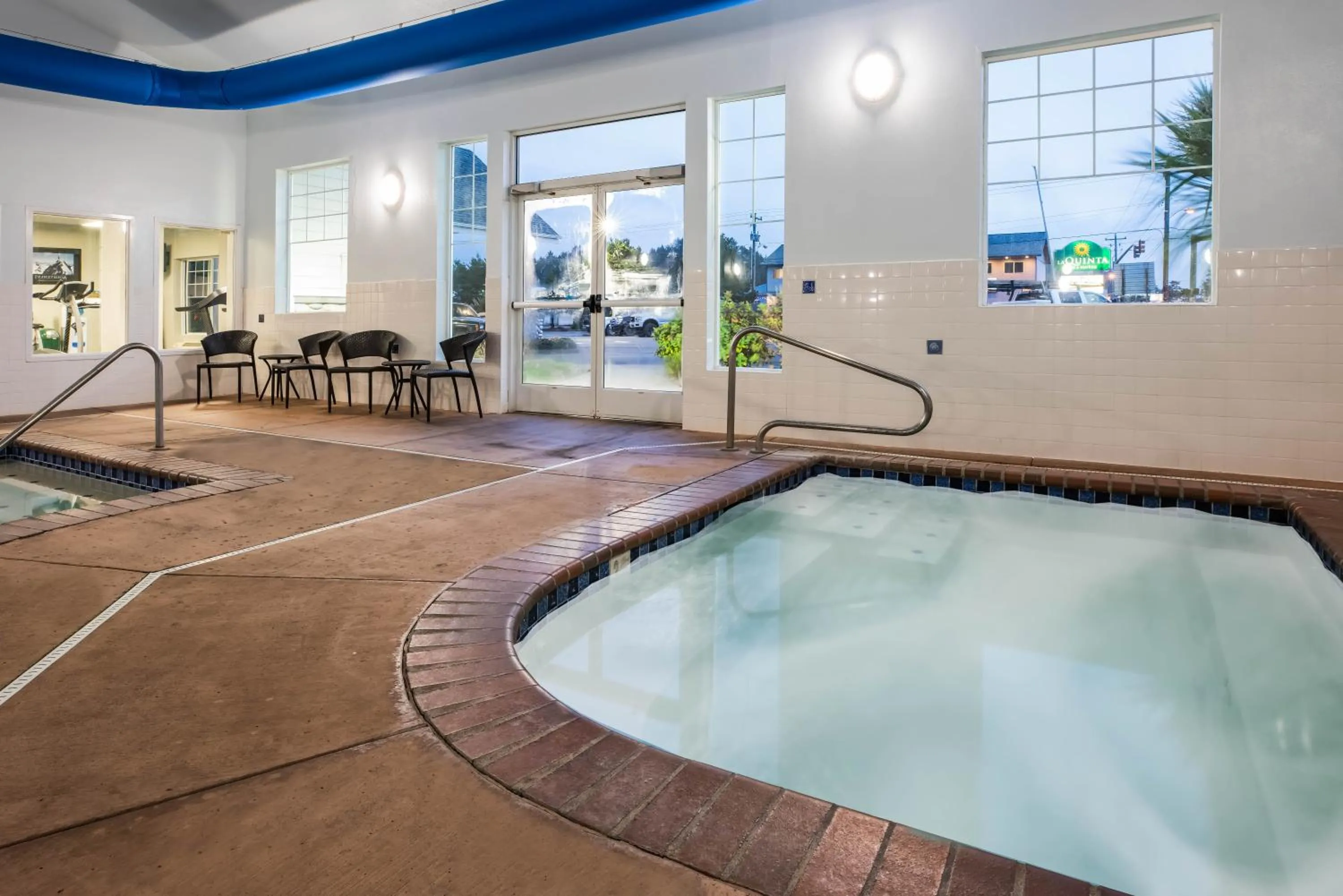 Swimming pool in La Quinta by Wyndham Newport