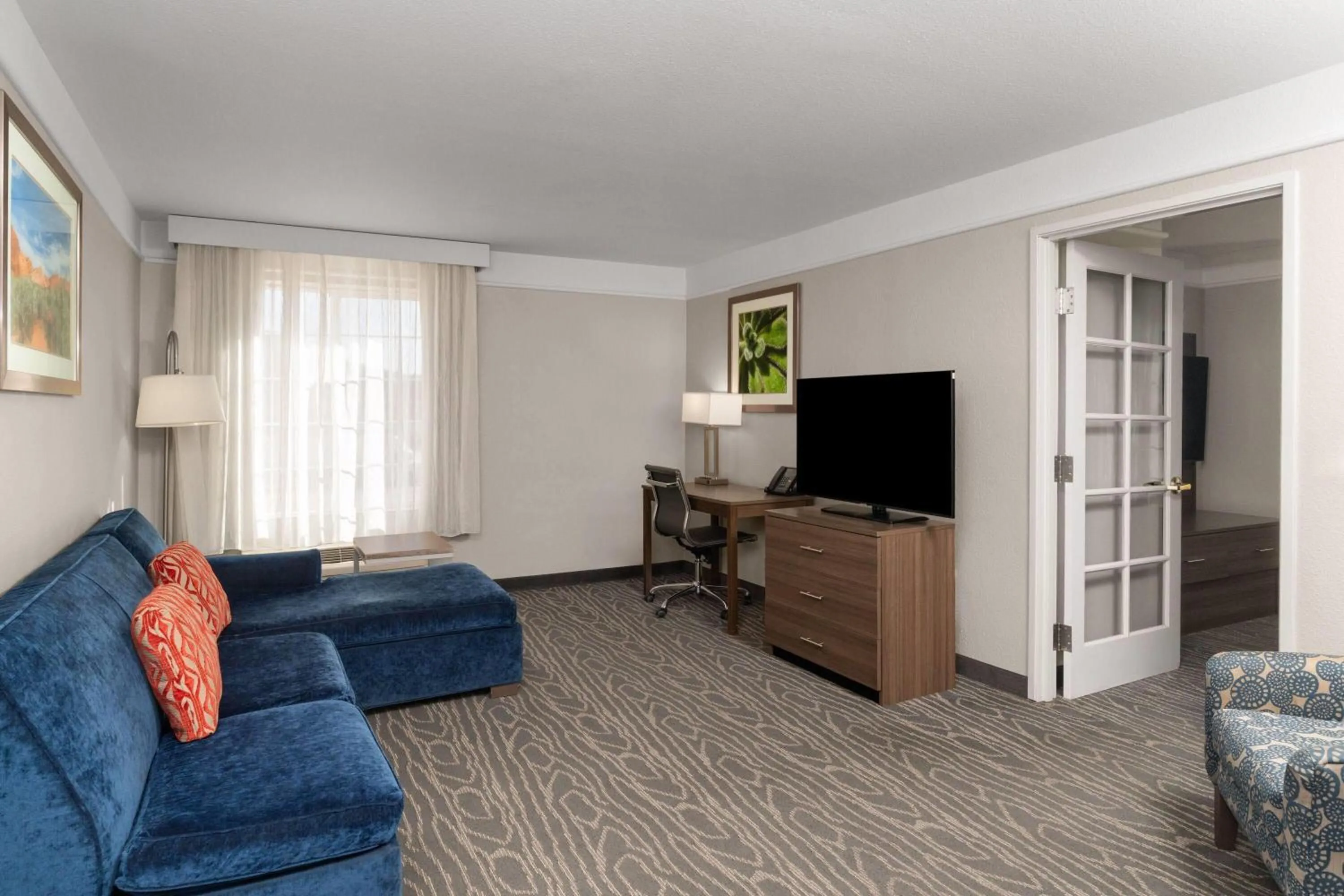 Photo of the whole room in La Quinta by Wyndham Gallup