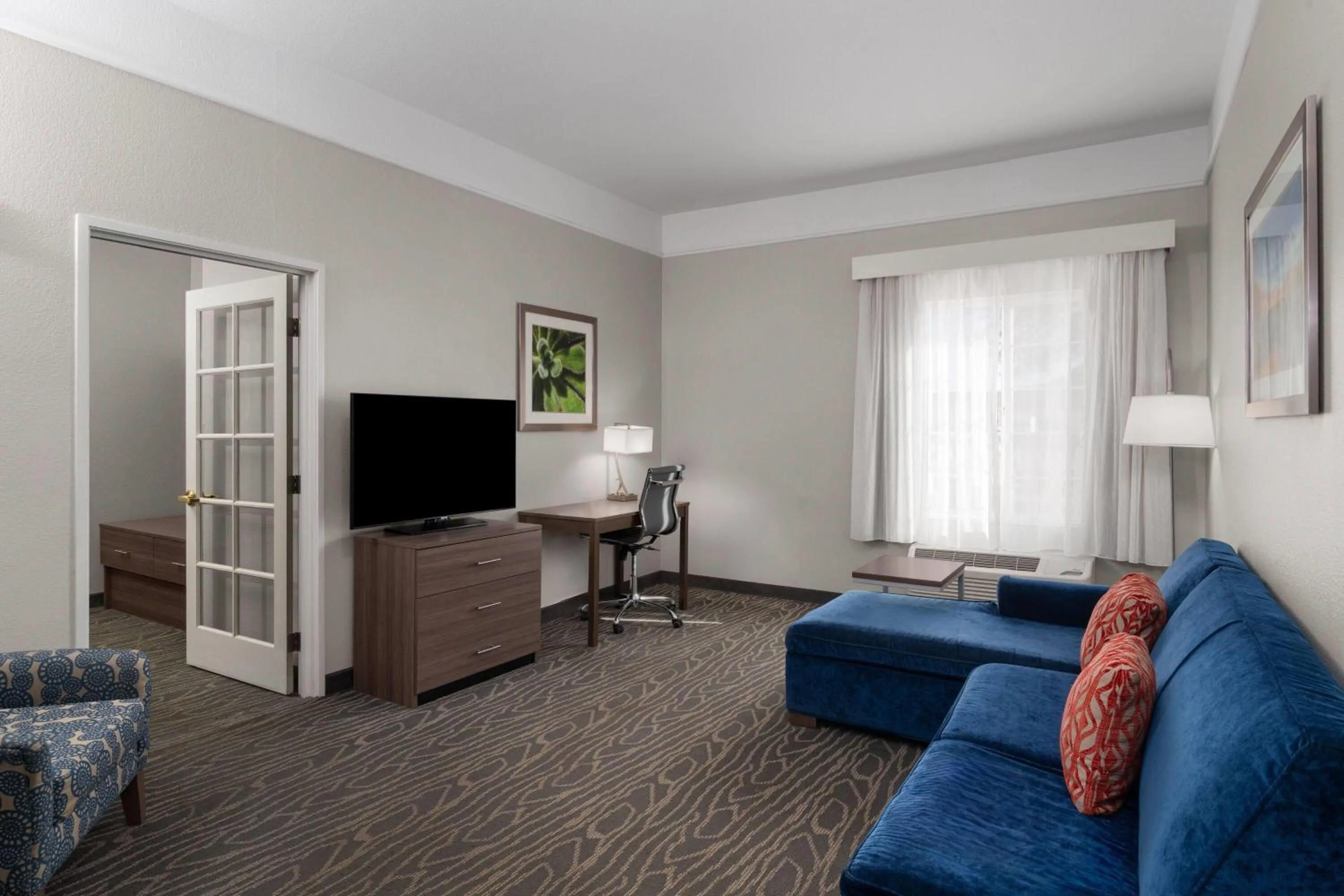 Photo of the whole room in La Quinta by Wyndham Gallup