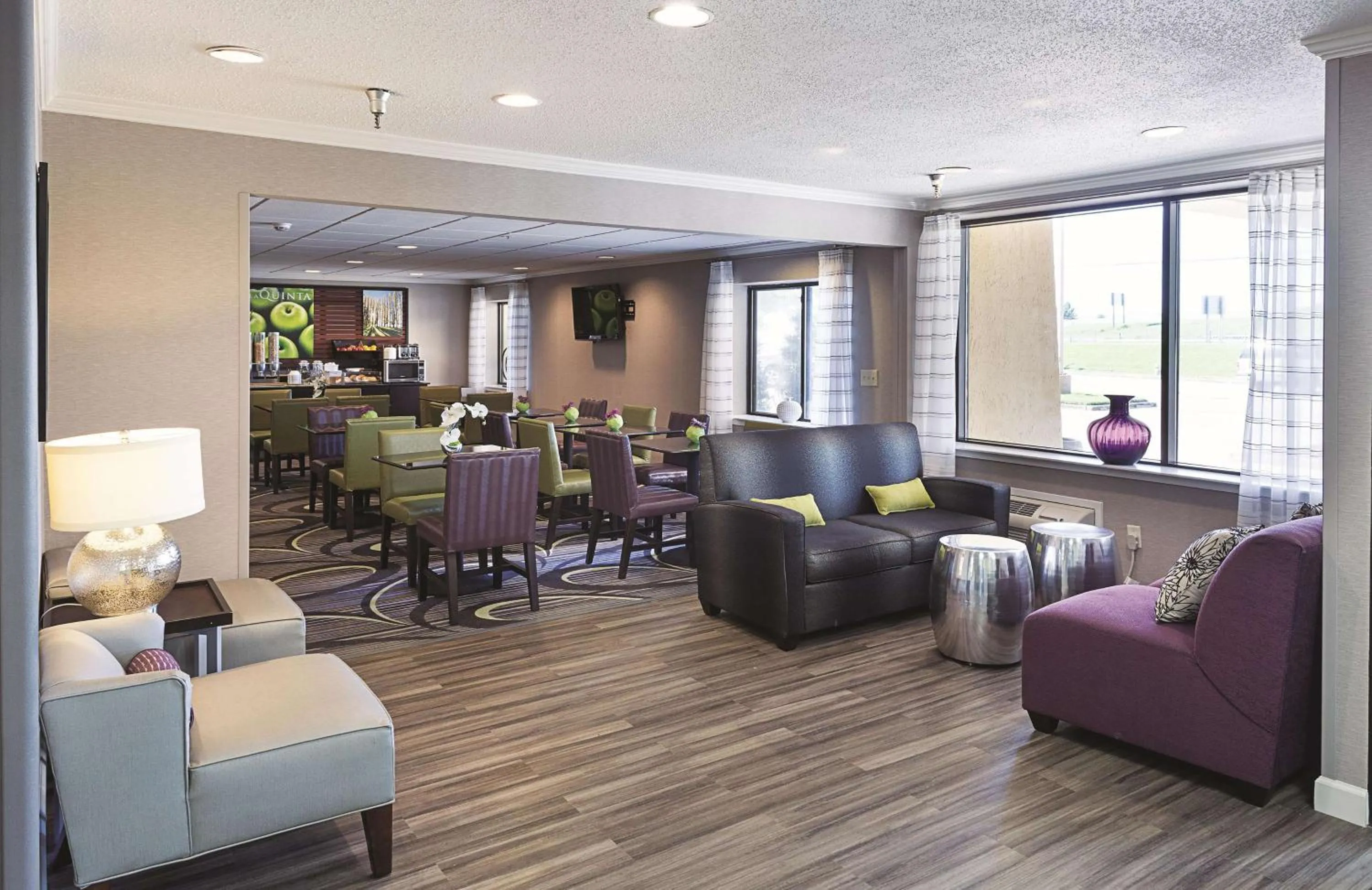 Lobby or reception in La Quinta by Wyndham Baton Rouge Siegen Lane