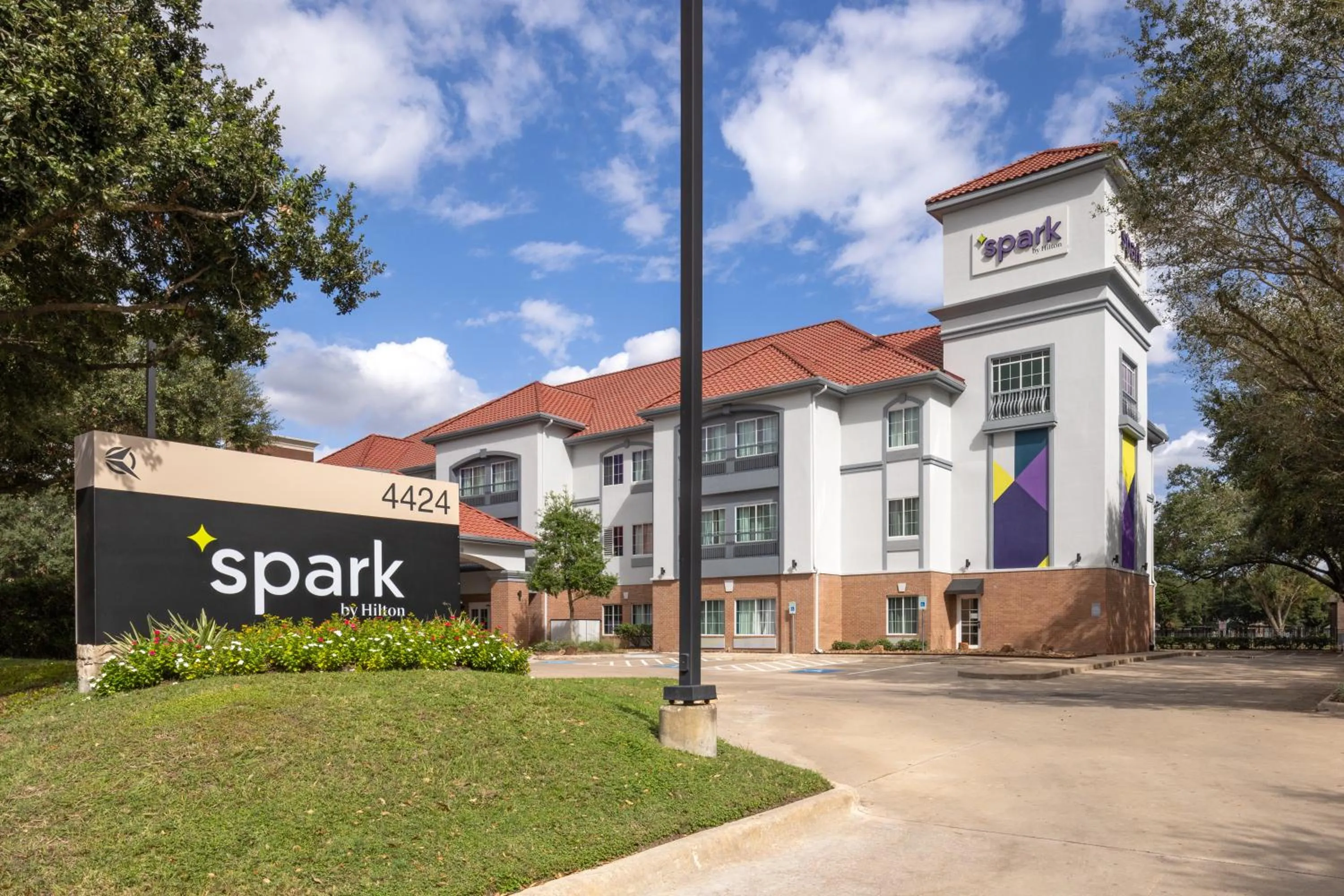 Property building in Spark by Hilton Houston West Clay Road