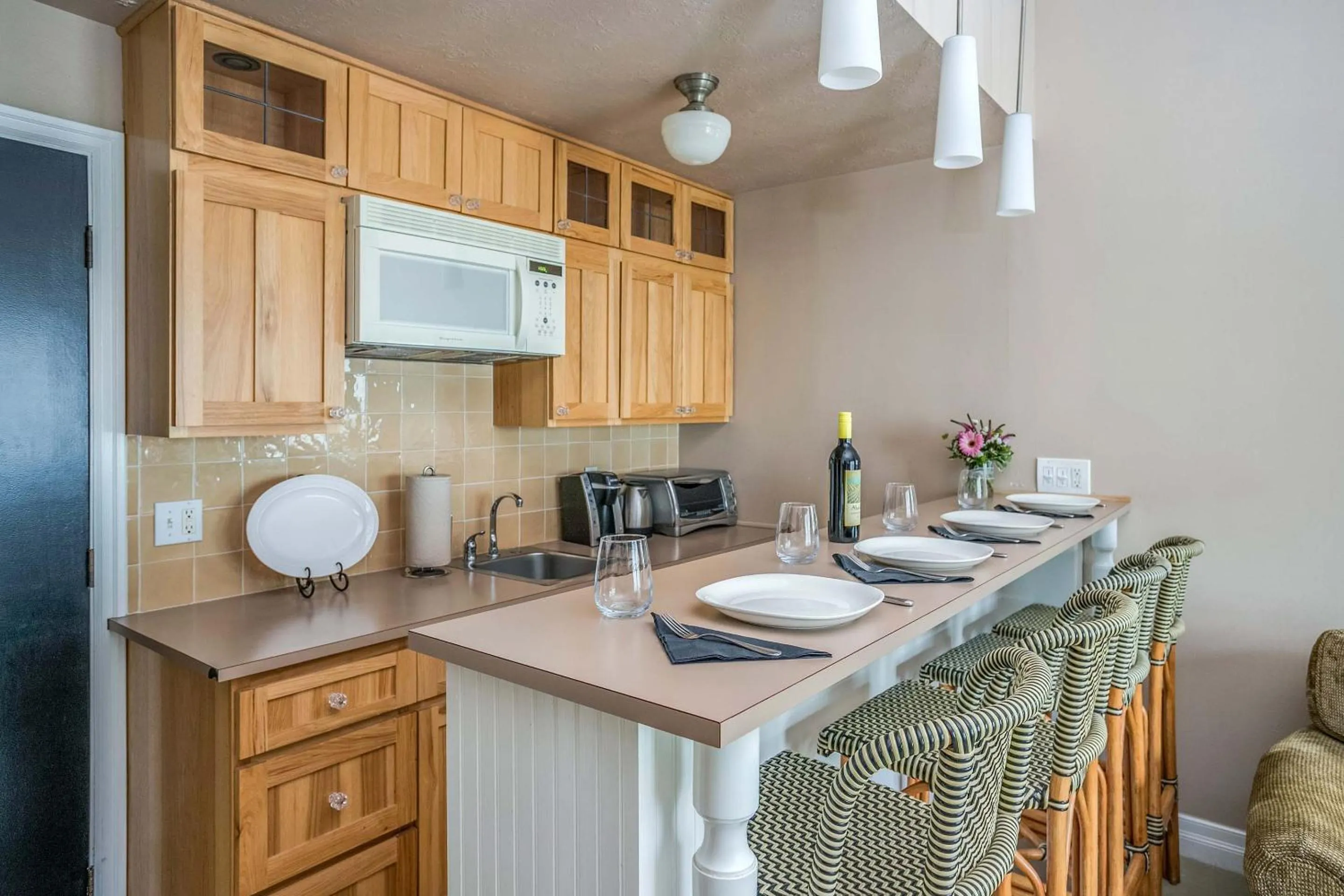 Kitchen or kitchenette in Cannon Beach Hotel Collection