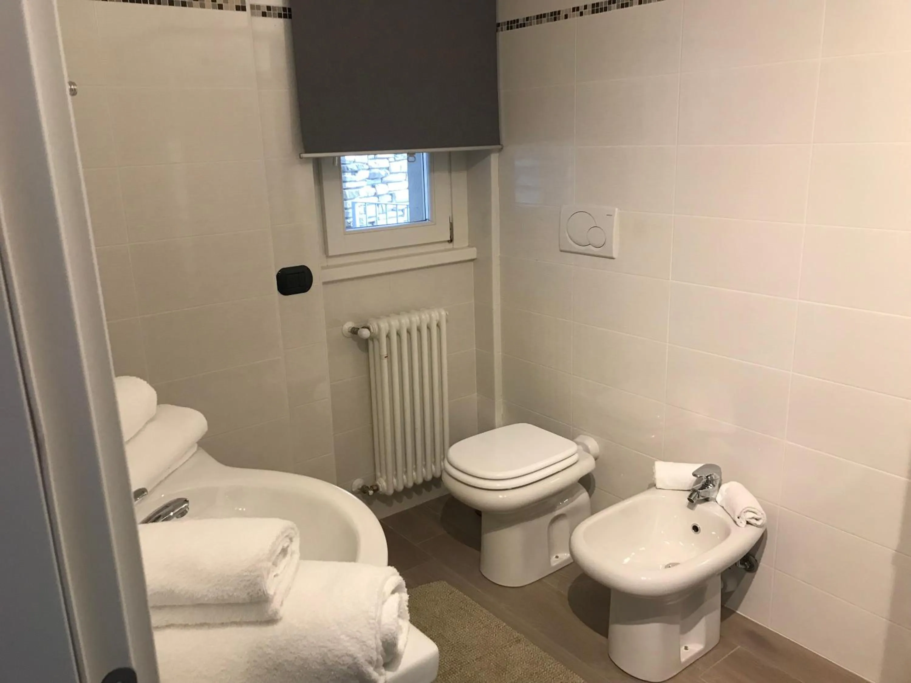 Toilet in Hotel Residence Alessandra