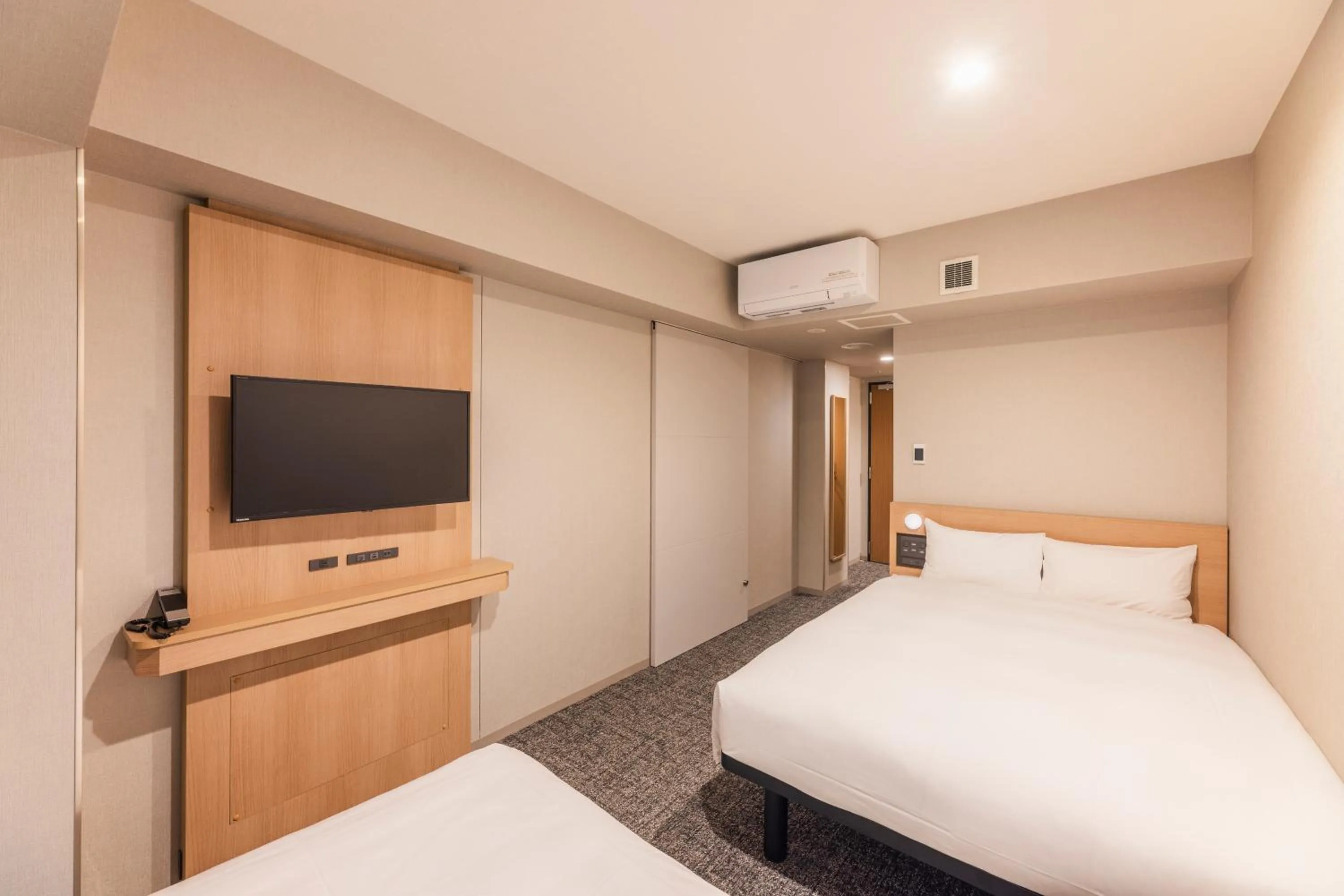 Photo of the whole room, Bed in Sotetsu Fresa Inn Yokohama Sakuragi-cho - Renovated in June 20th 2025
