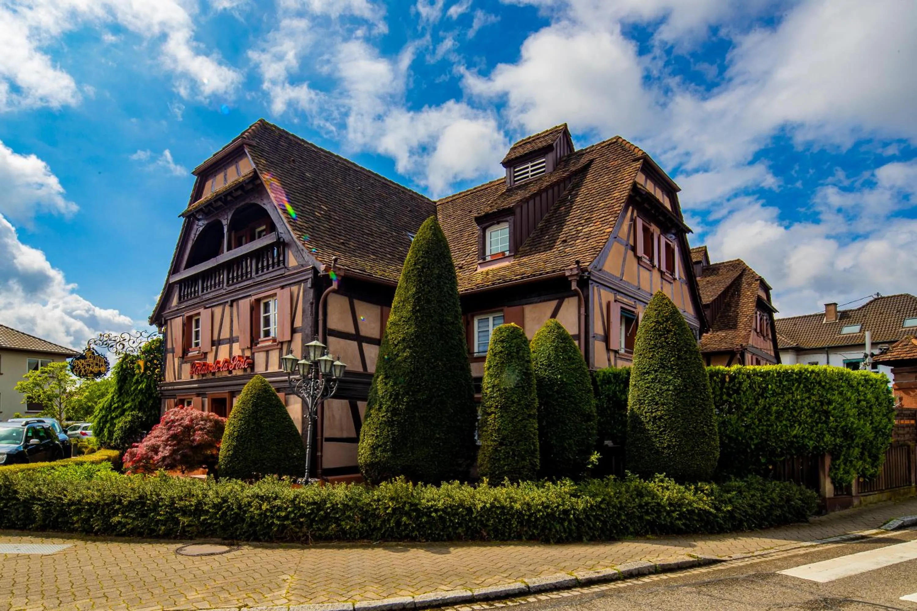 Property building in Hôtel Restaurant Relais De La Poste - Strasbourg Nord