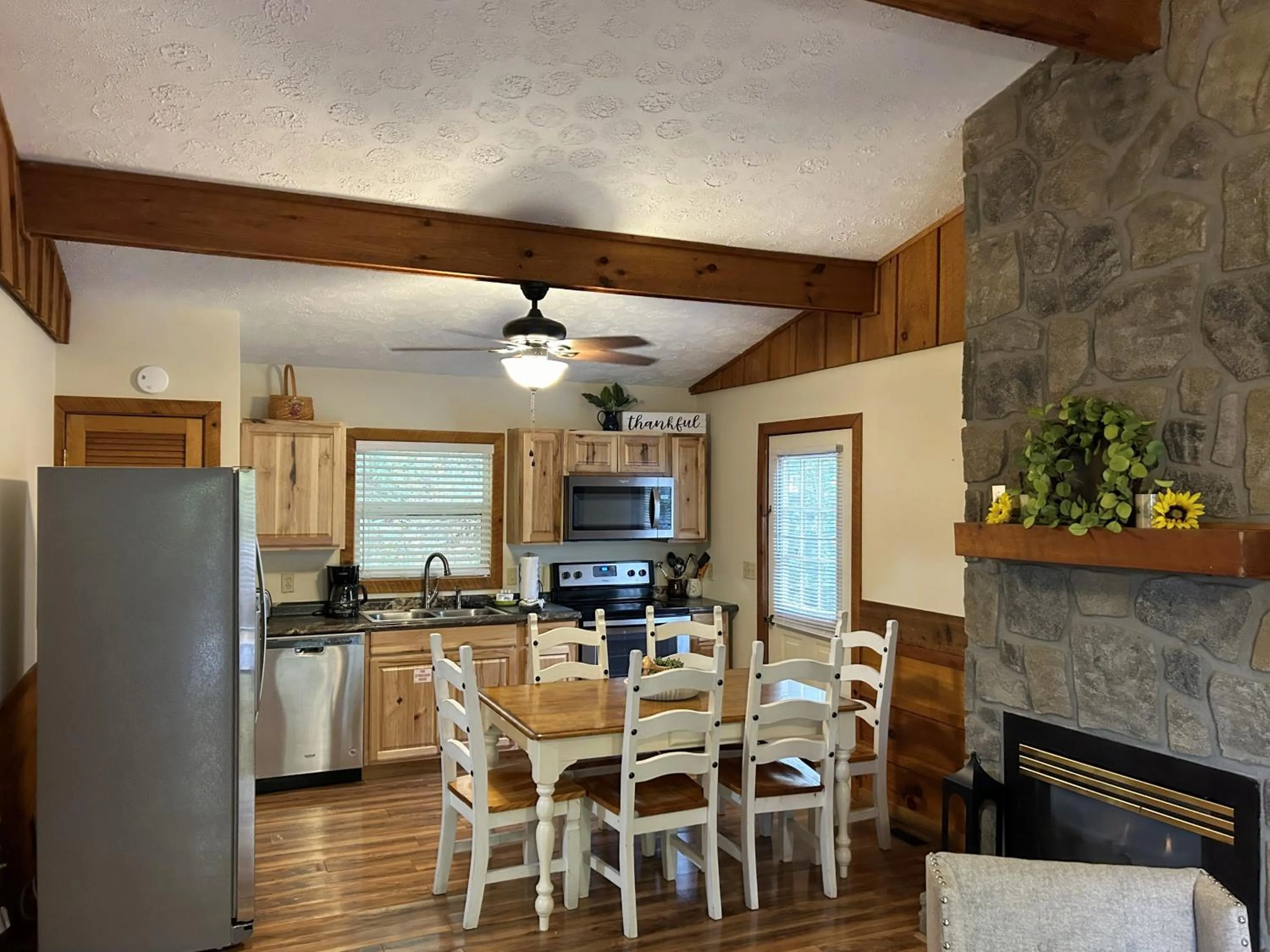 Kitchen or kitchenette in Tucked Away Cabin