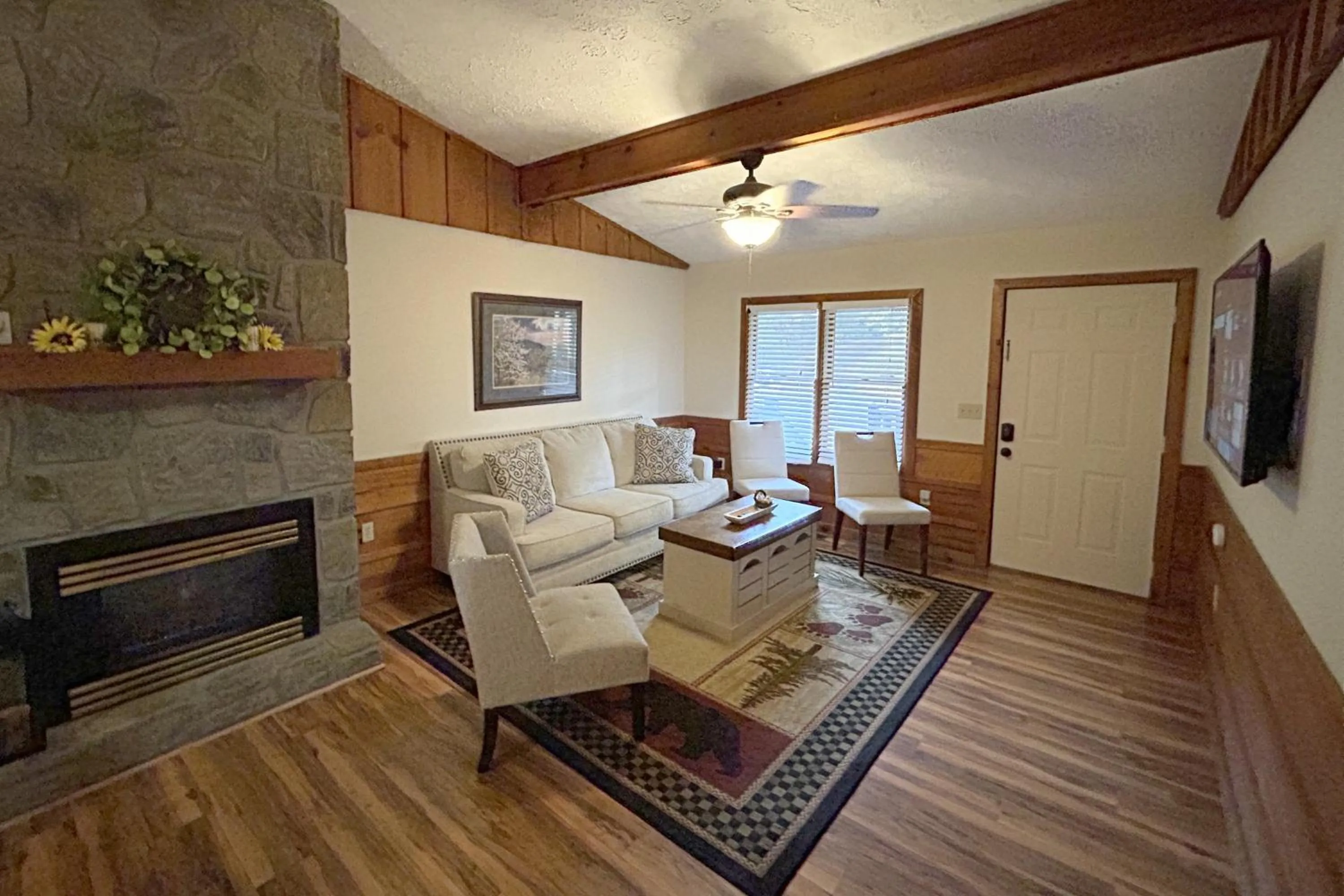 TV and multimedia in Tucked Away Cabin