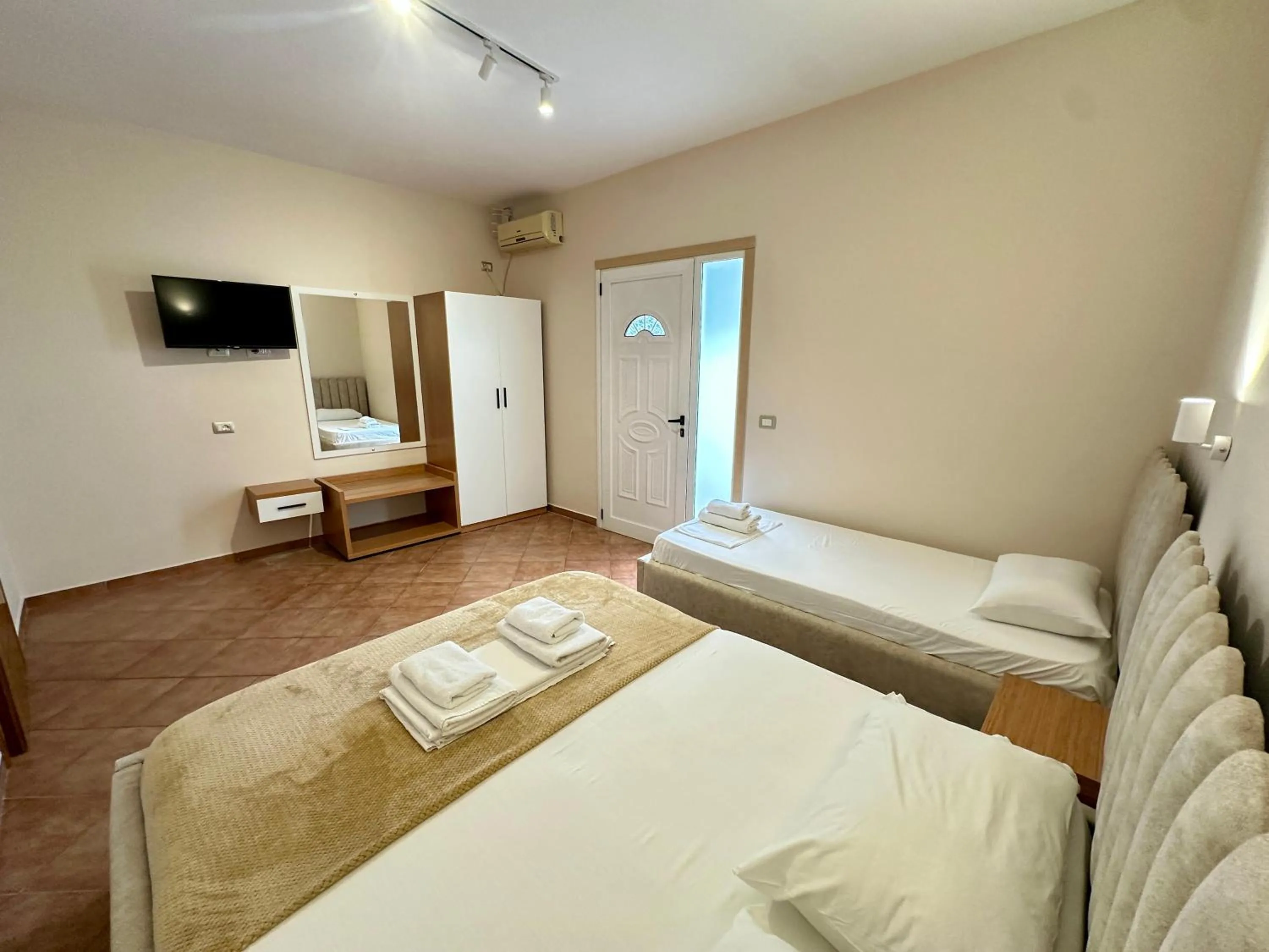 Two-Bedroom Apartment with Balcony in Anel Suites