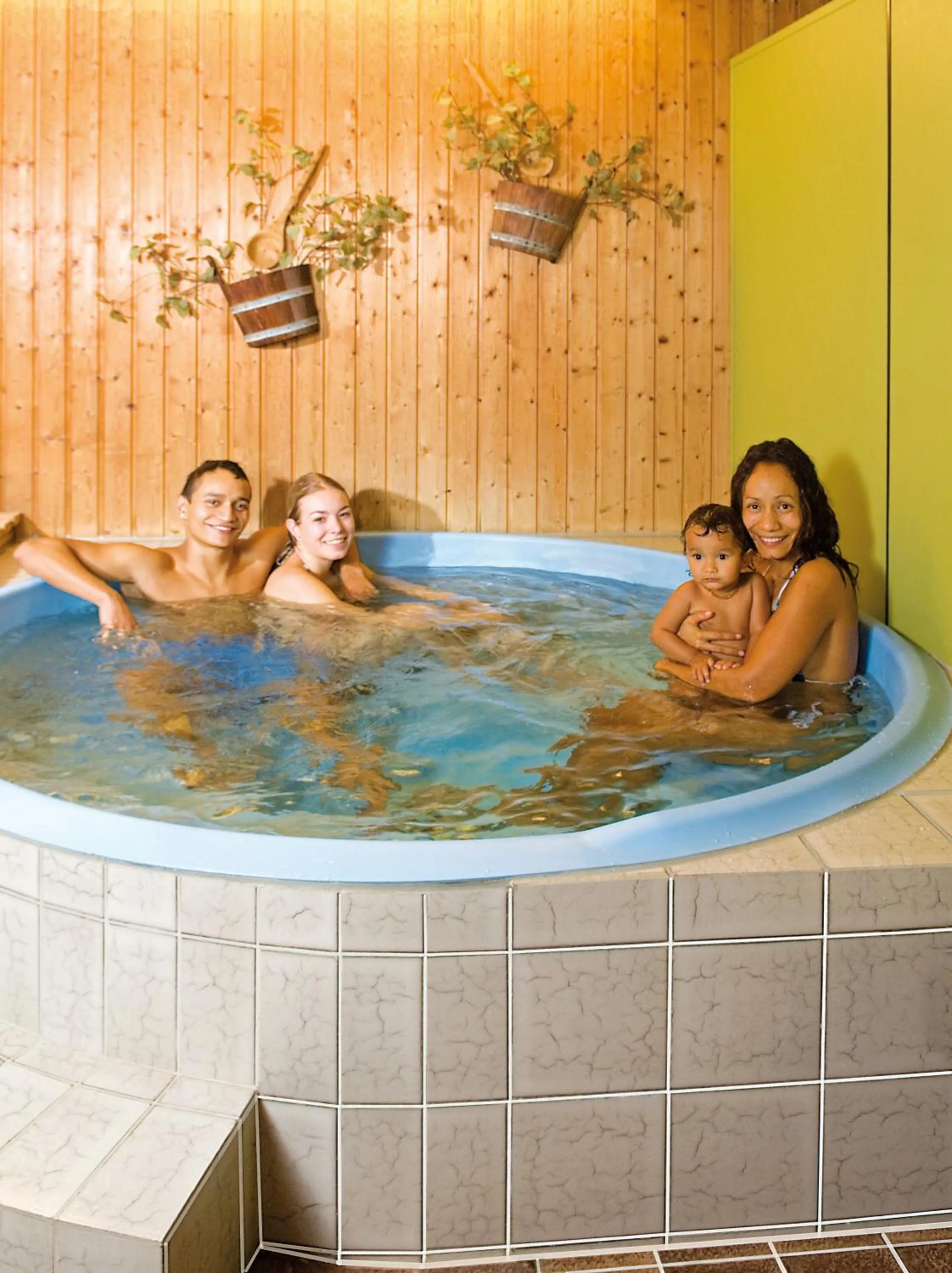 Hot Tub in Burghotel