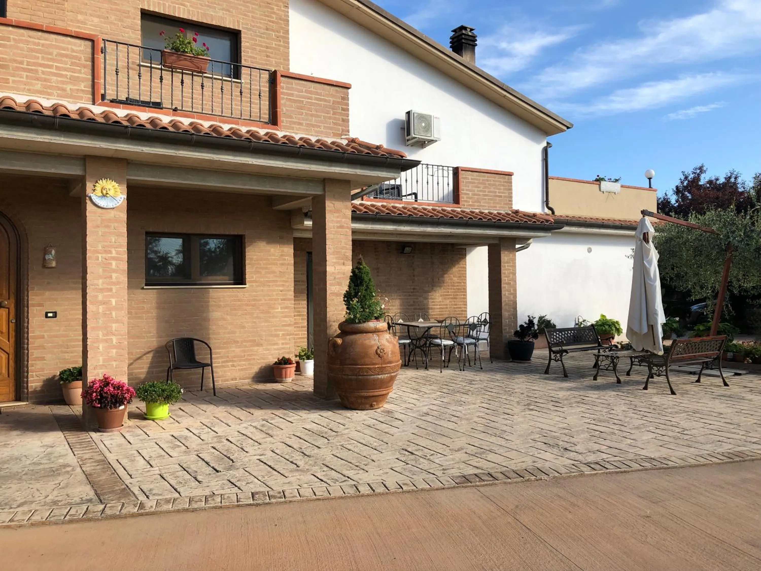 Facade/entrance in B&b Villa Eden