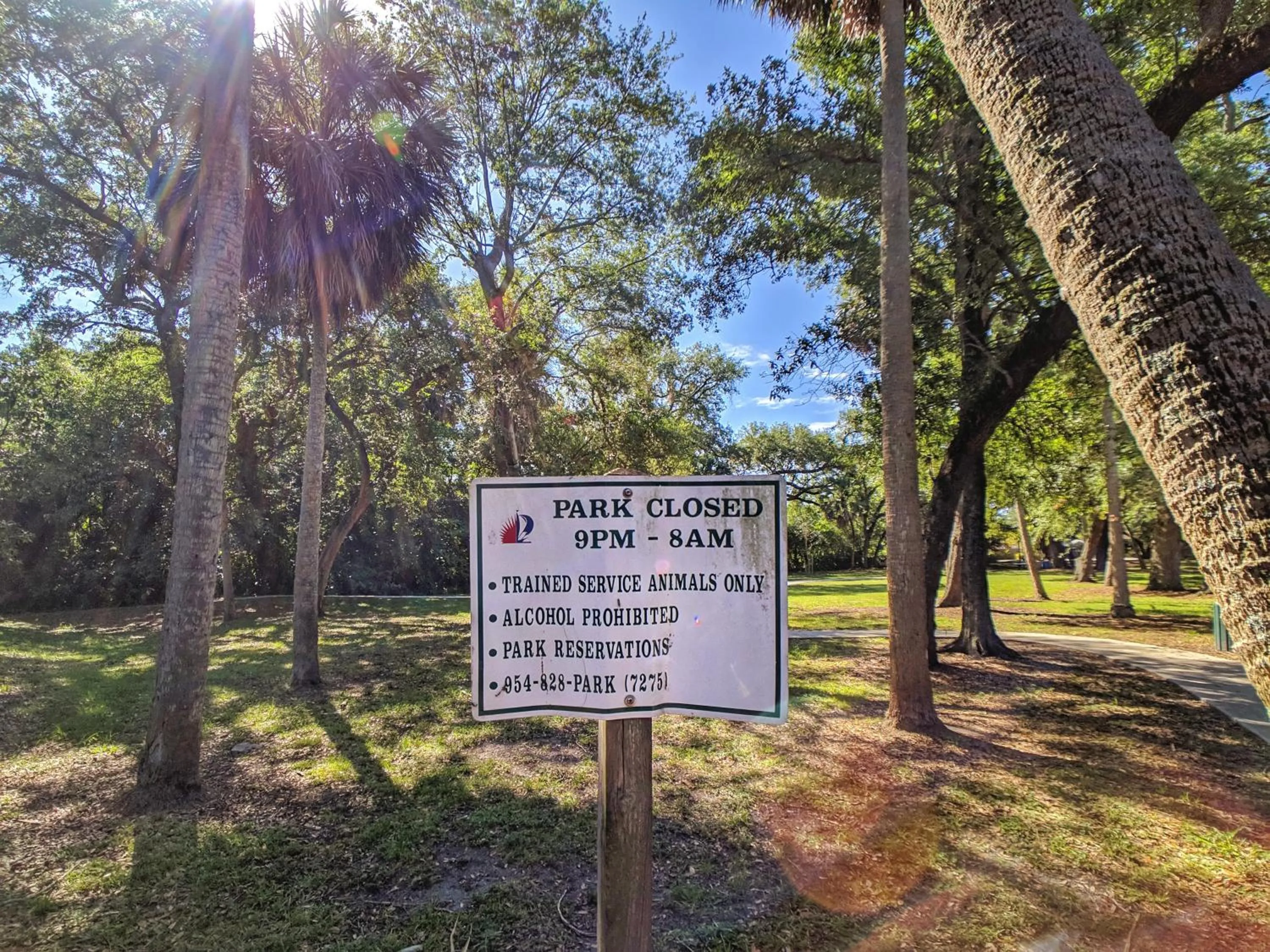 Flamingo Place - One block to Lauderdale Marine Center - 3 bedroom - 2 bath - King bed