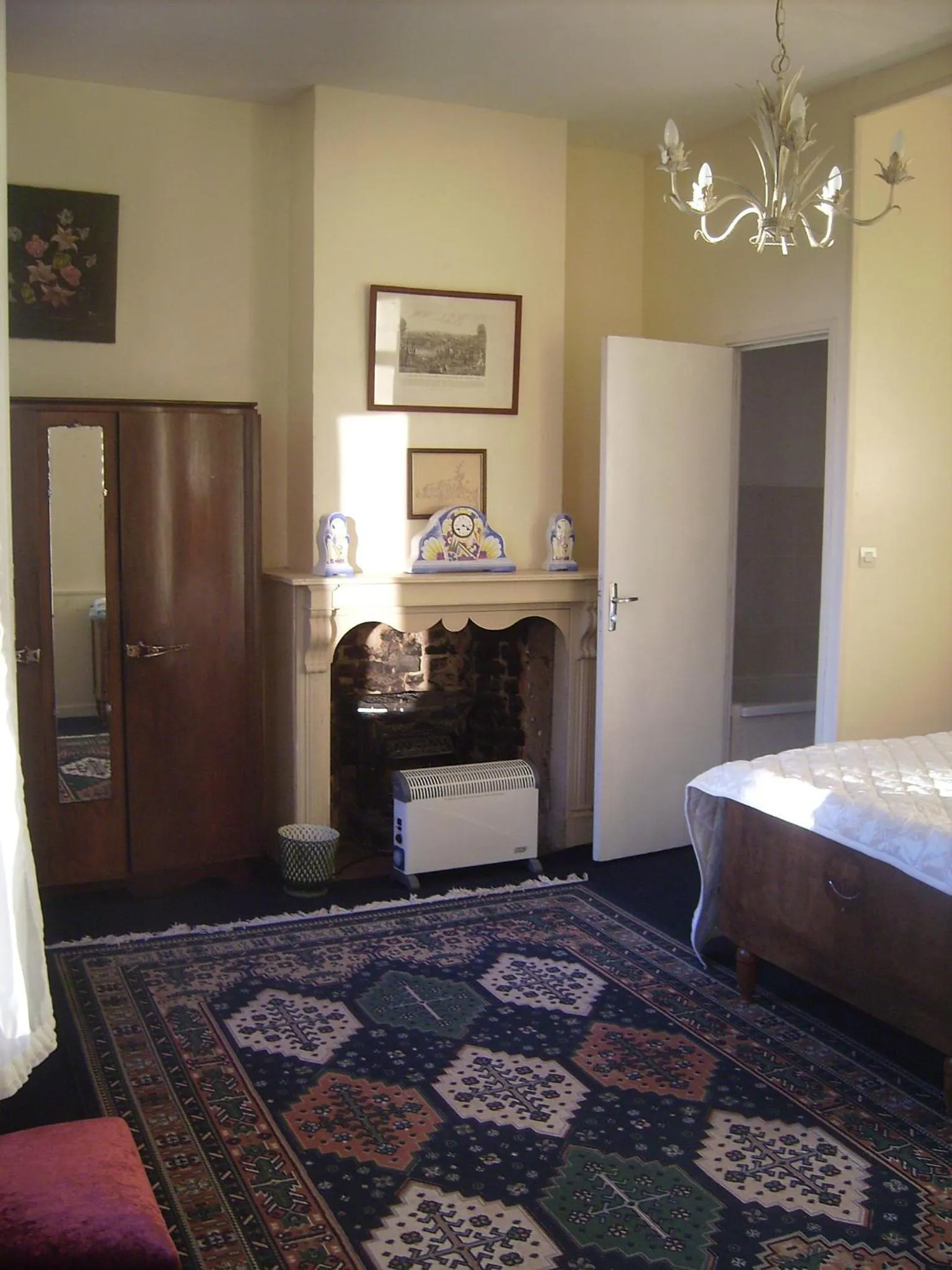 Photo of the whole room, Bed in Chambres d'hôtes & Gîtes du Château de Grand Rullecourt