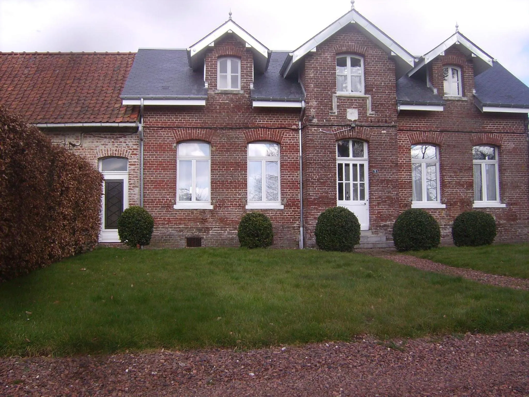 Property building in Chambres d'hôtes & Gîtes du Château de Grand Rullecourt