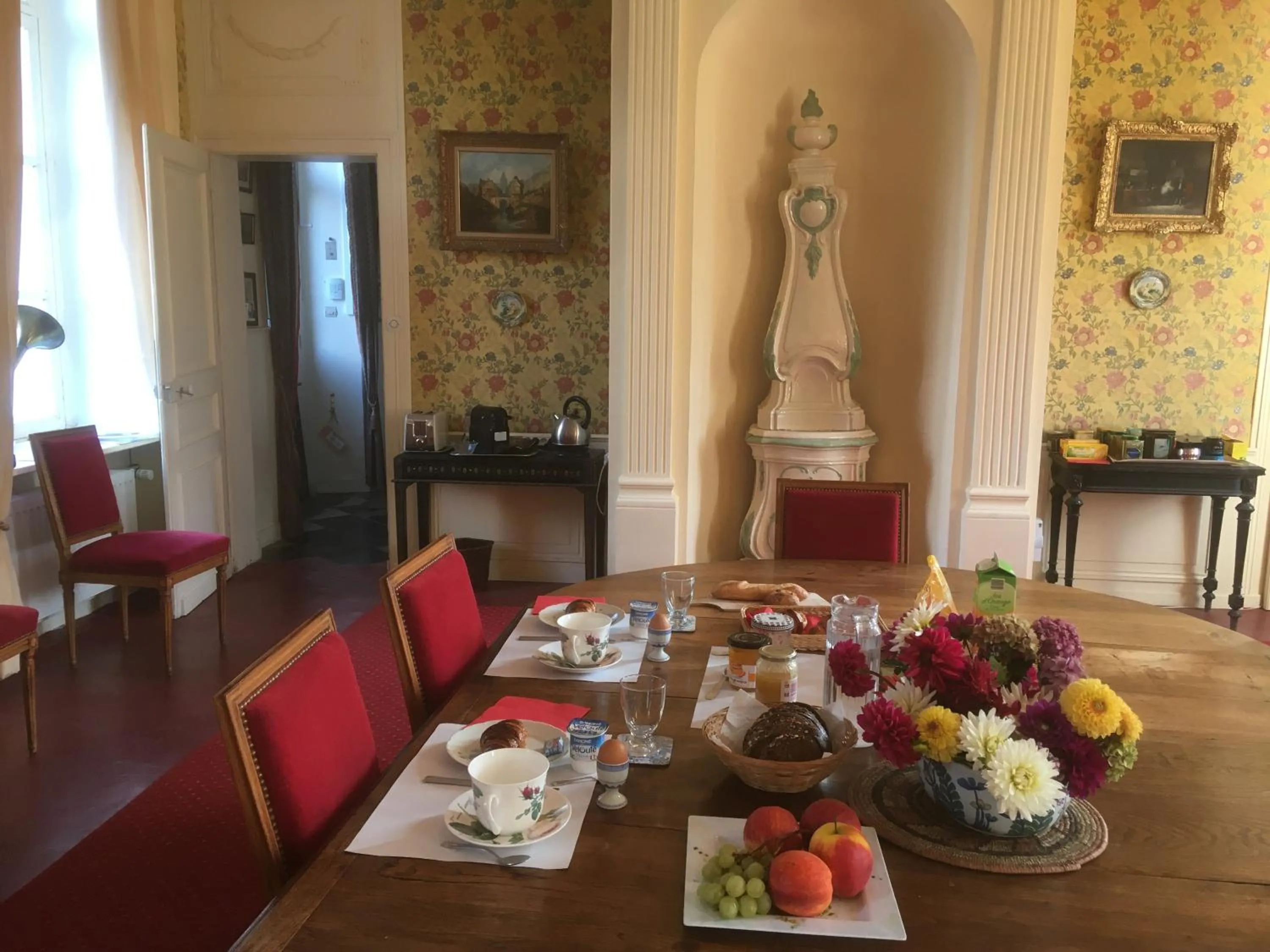 Breakfast in Chambres d'hôtes & Gîtes du Château de Grand Rullecourt