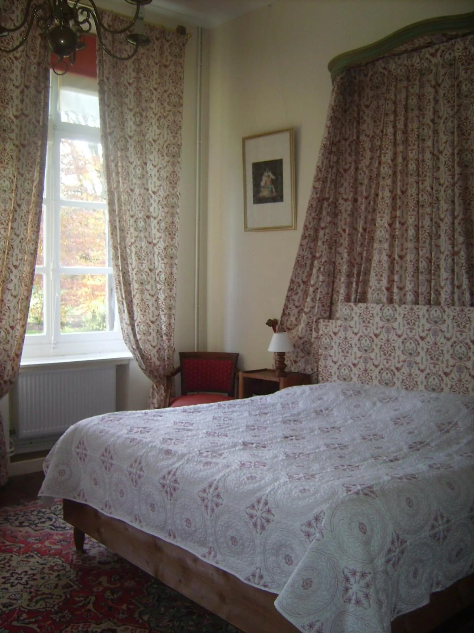 Photo of the whole room, Bed in Chambres d'hôtes & Gîtes du Château de Grand Rullecourt