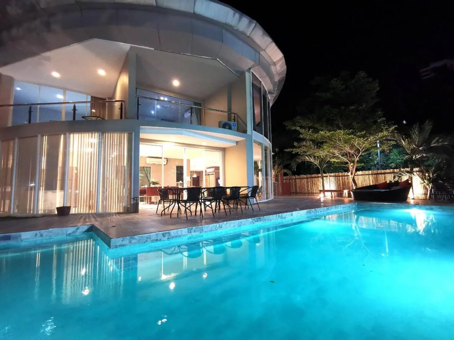 Swimming pool in Dojo pool villa