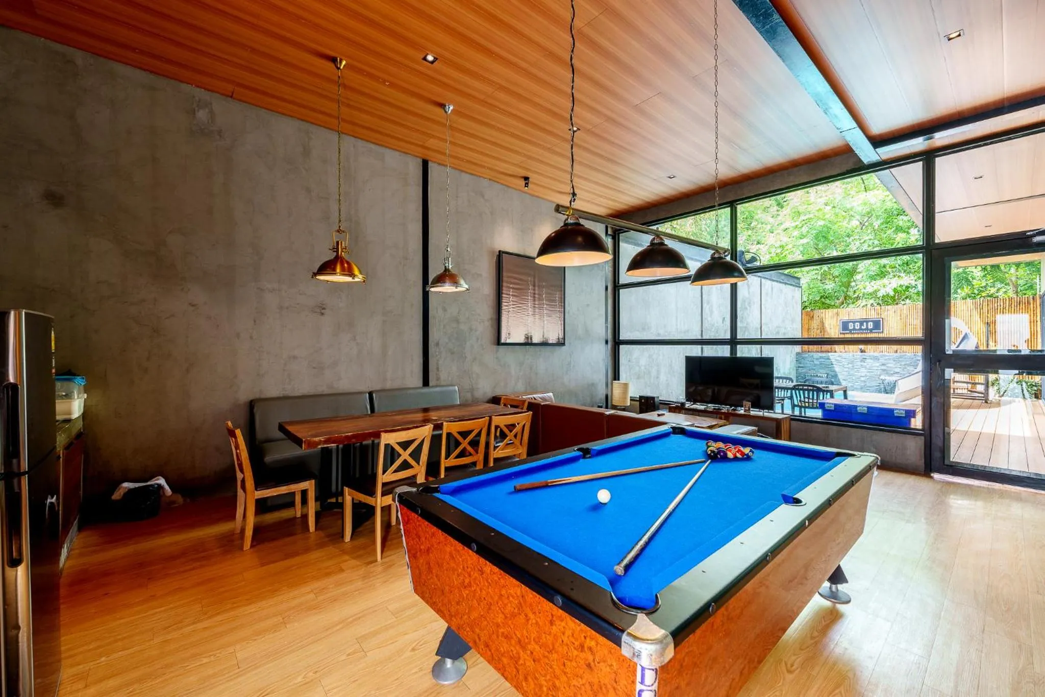 Billiard in Dojo pool villa