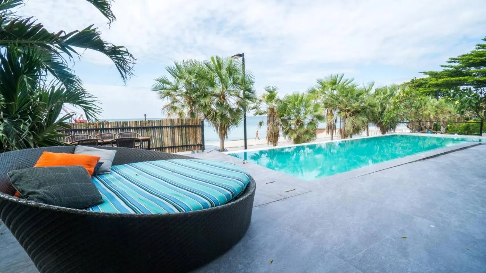 Swimming pool in Dojo pool villa