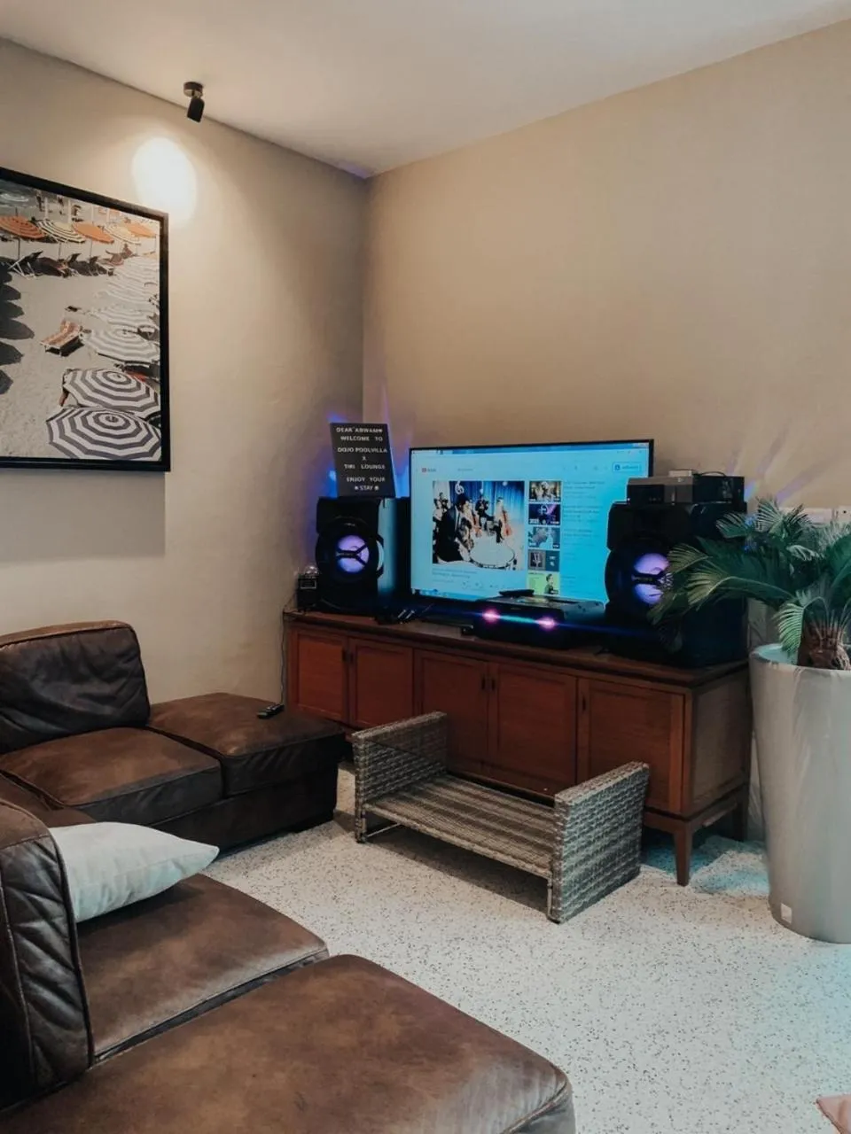 TV and multimedia in Dojo pool villa