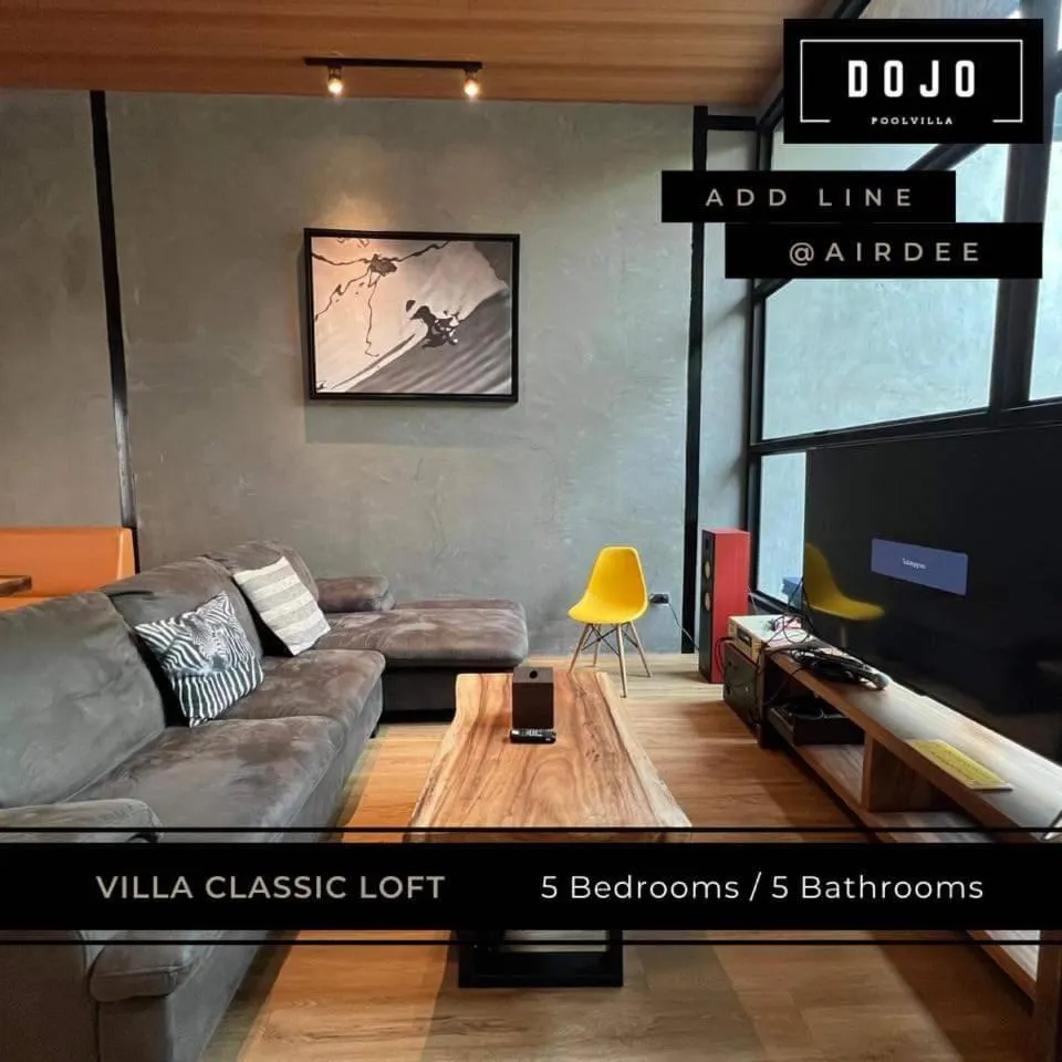 TV and multimedia in Dojo pool villa