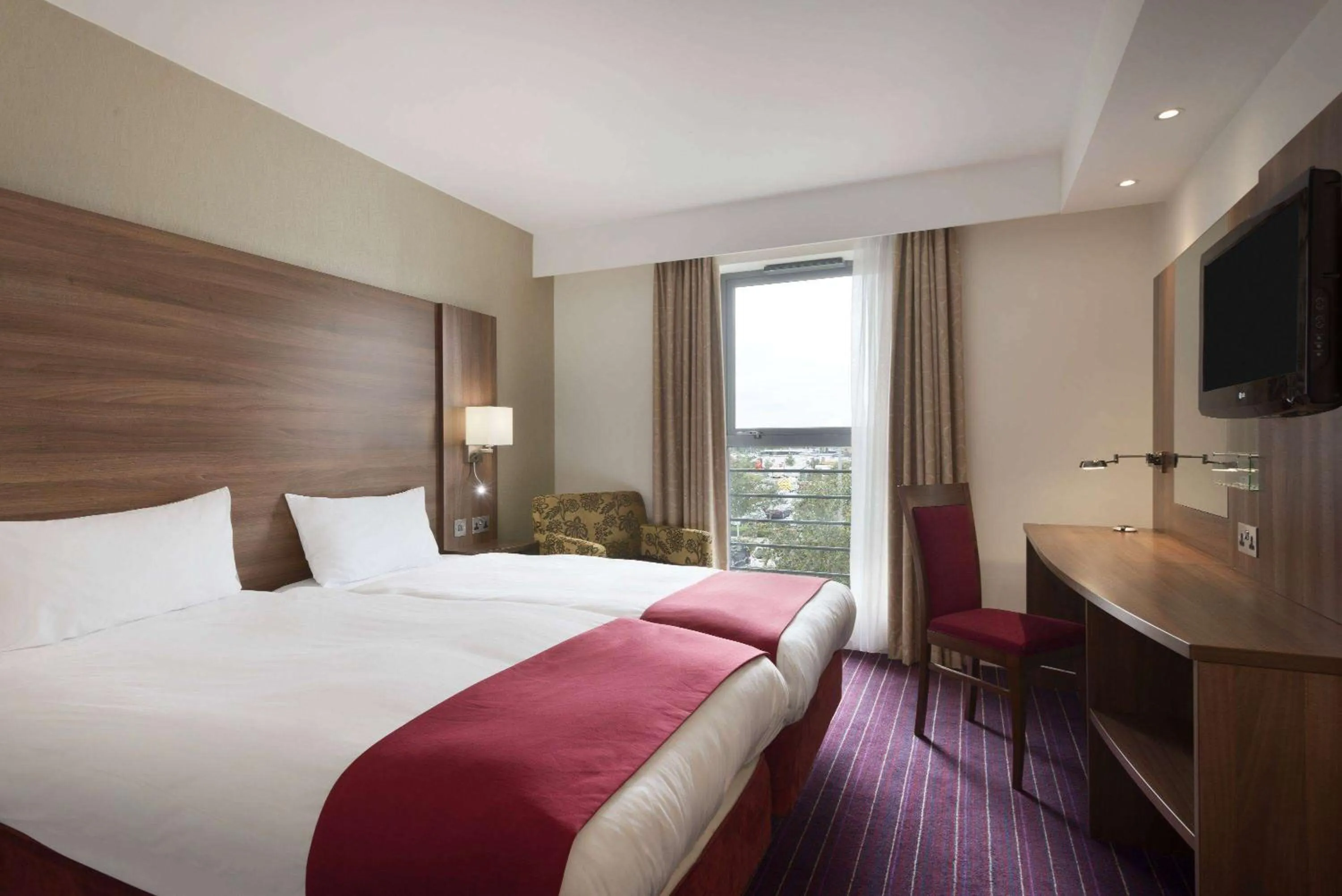 Photo of the whole room, Bed in Days Inn Wetherby