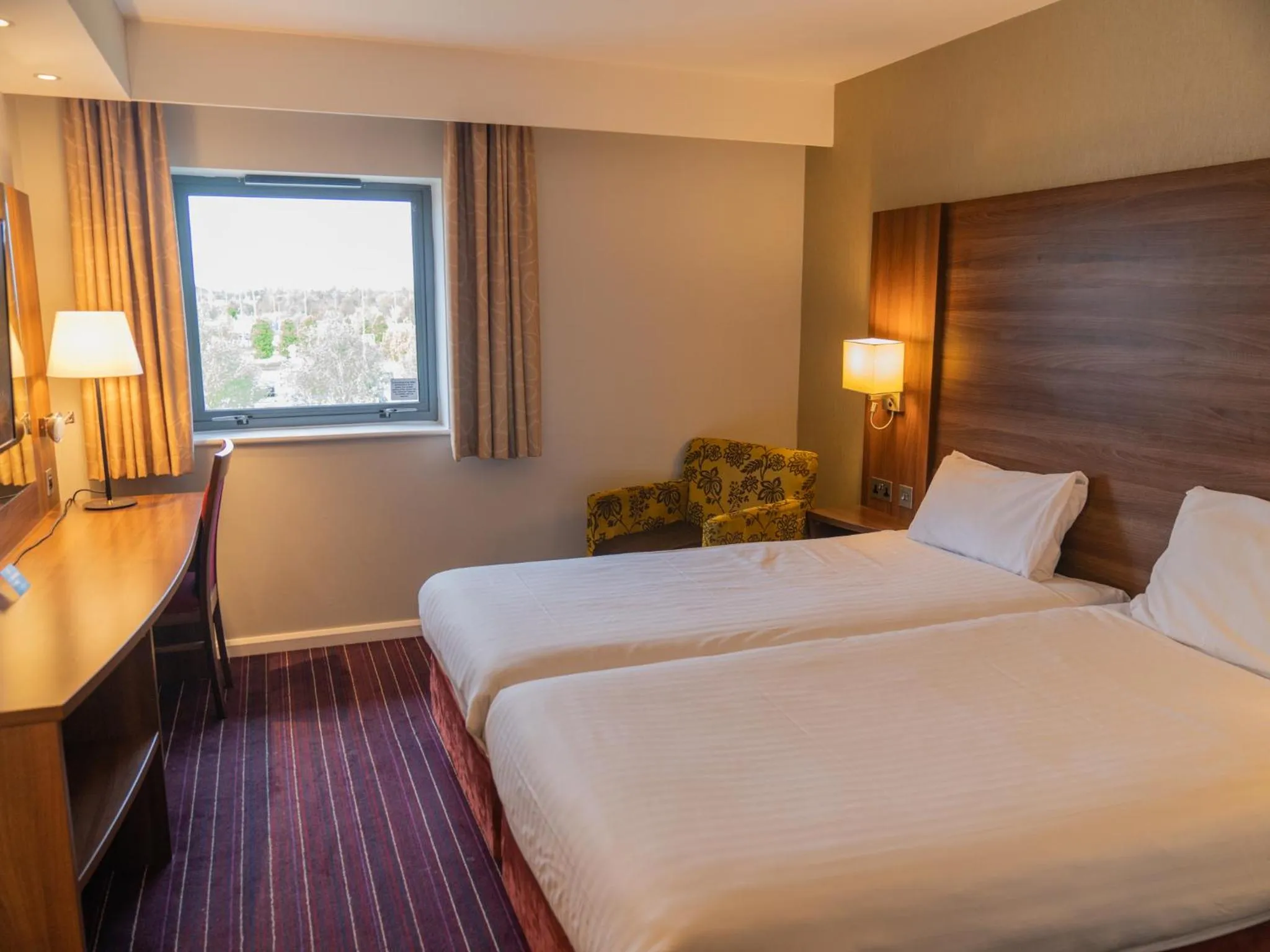 Bedroom, Bed in Days Inn Wetherby