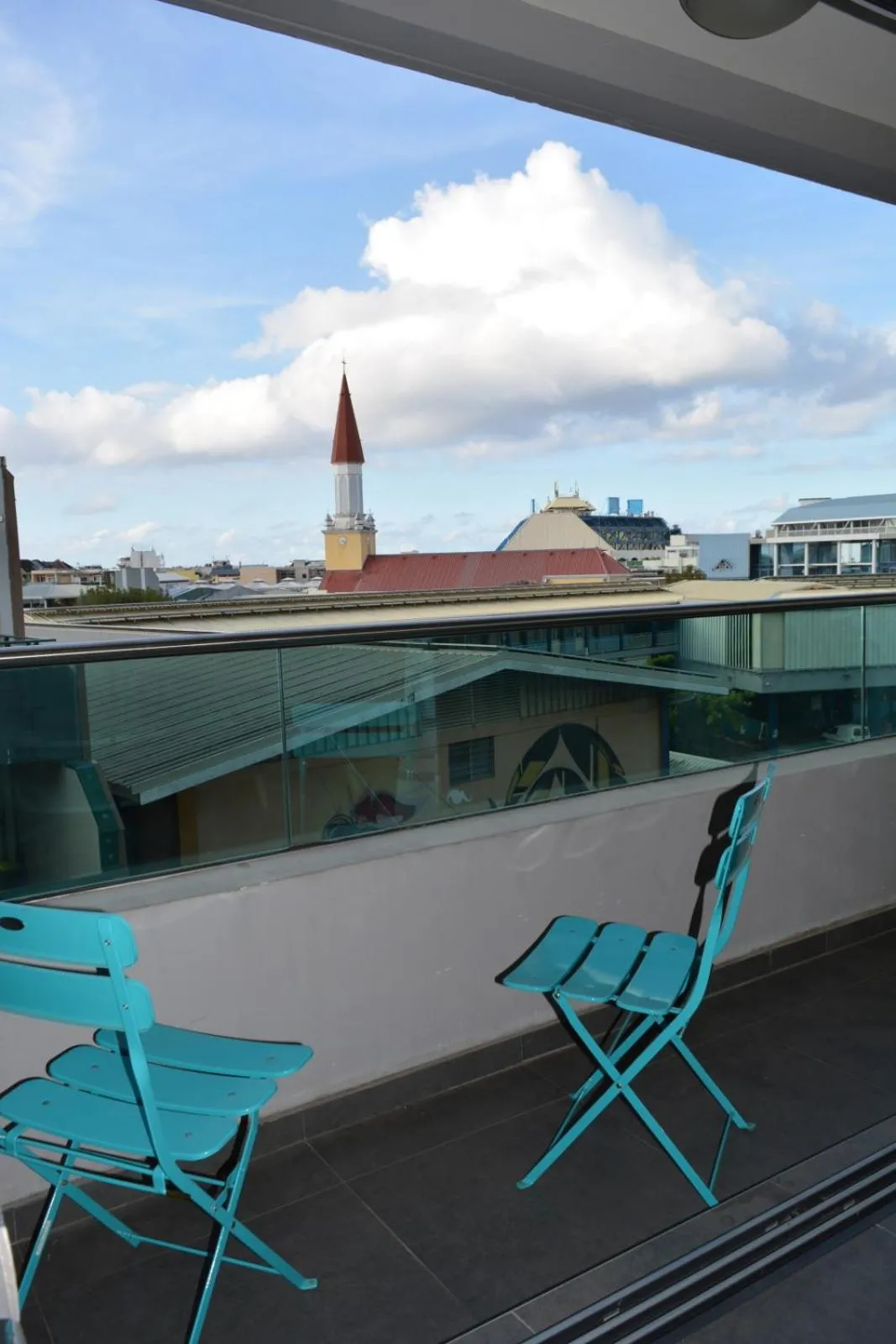 Facade/entrance in Moana Studio - downtown Papeete - WiFi AC Netflix parking - 3 people