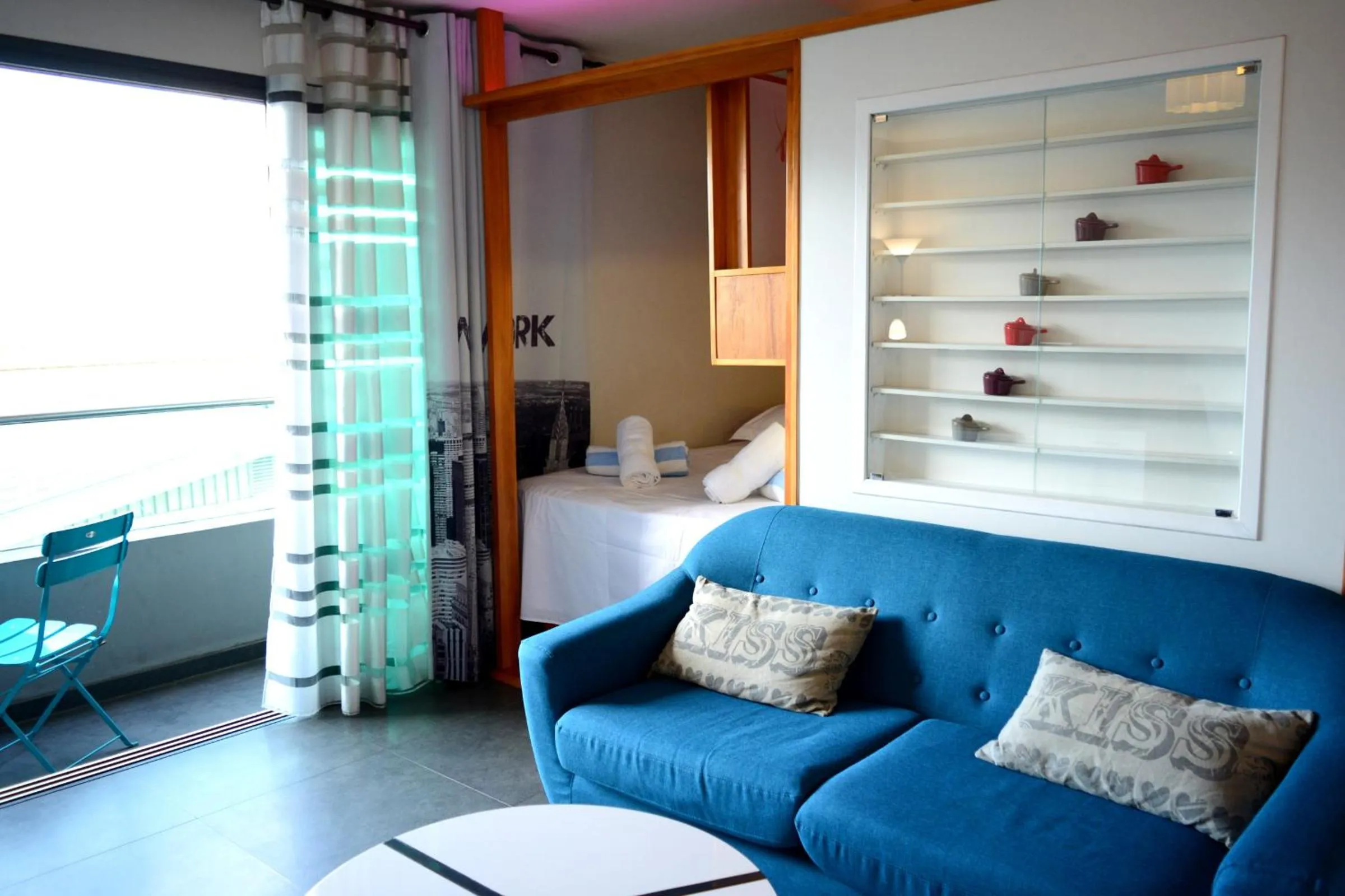 Living room in Moana Studio - downtown Papeete - WiFi AC Netflix parking - 3 people