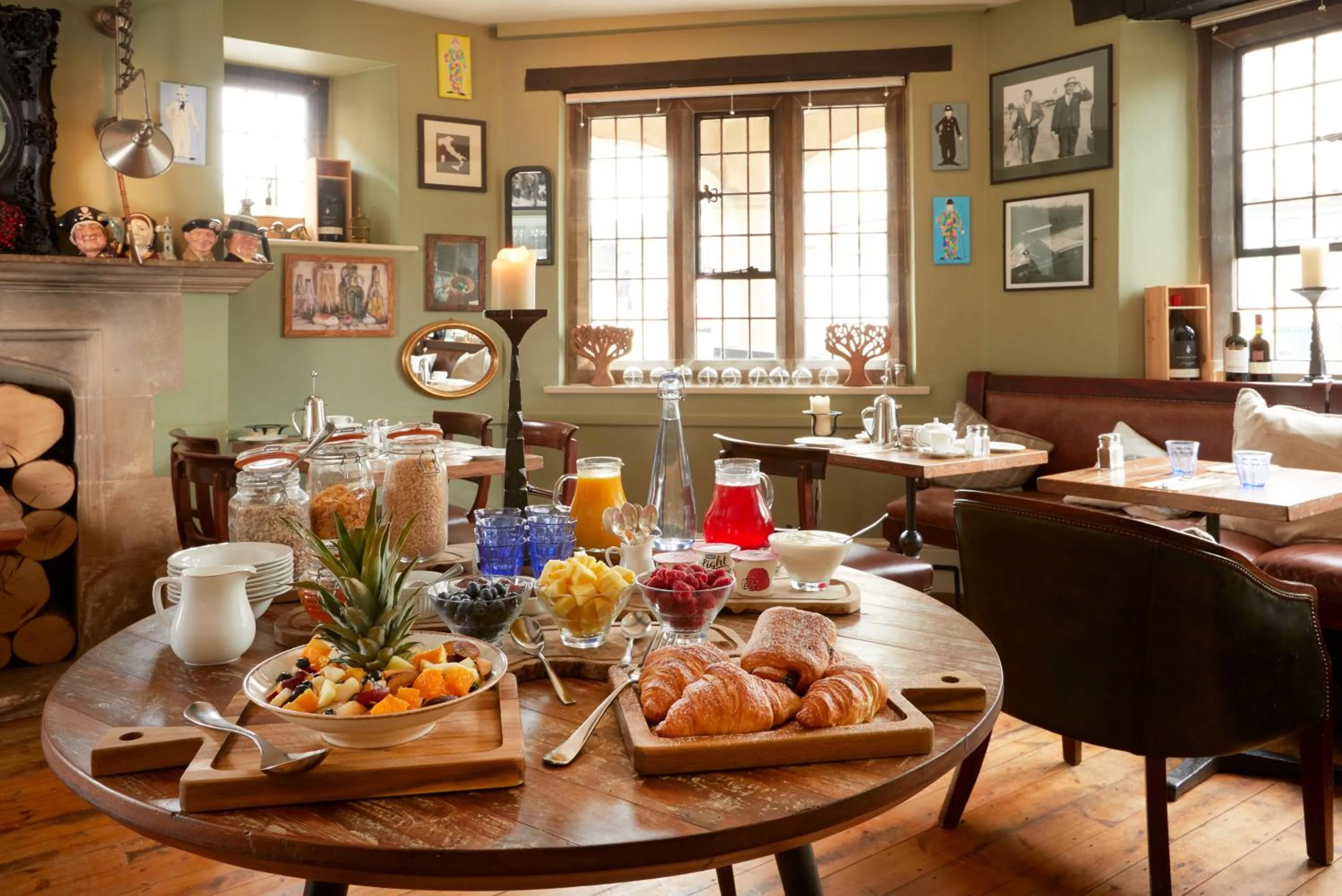 Restaurant/places to eat in Burford House BH