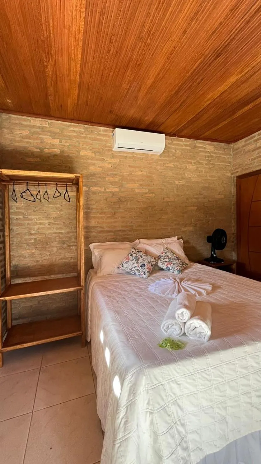 towels, Bed in Vila das Mangabeiras Corumbau