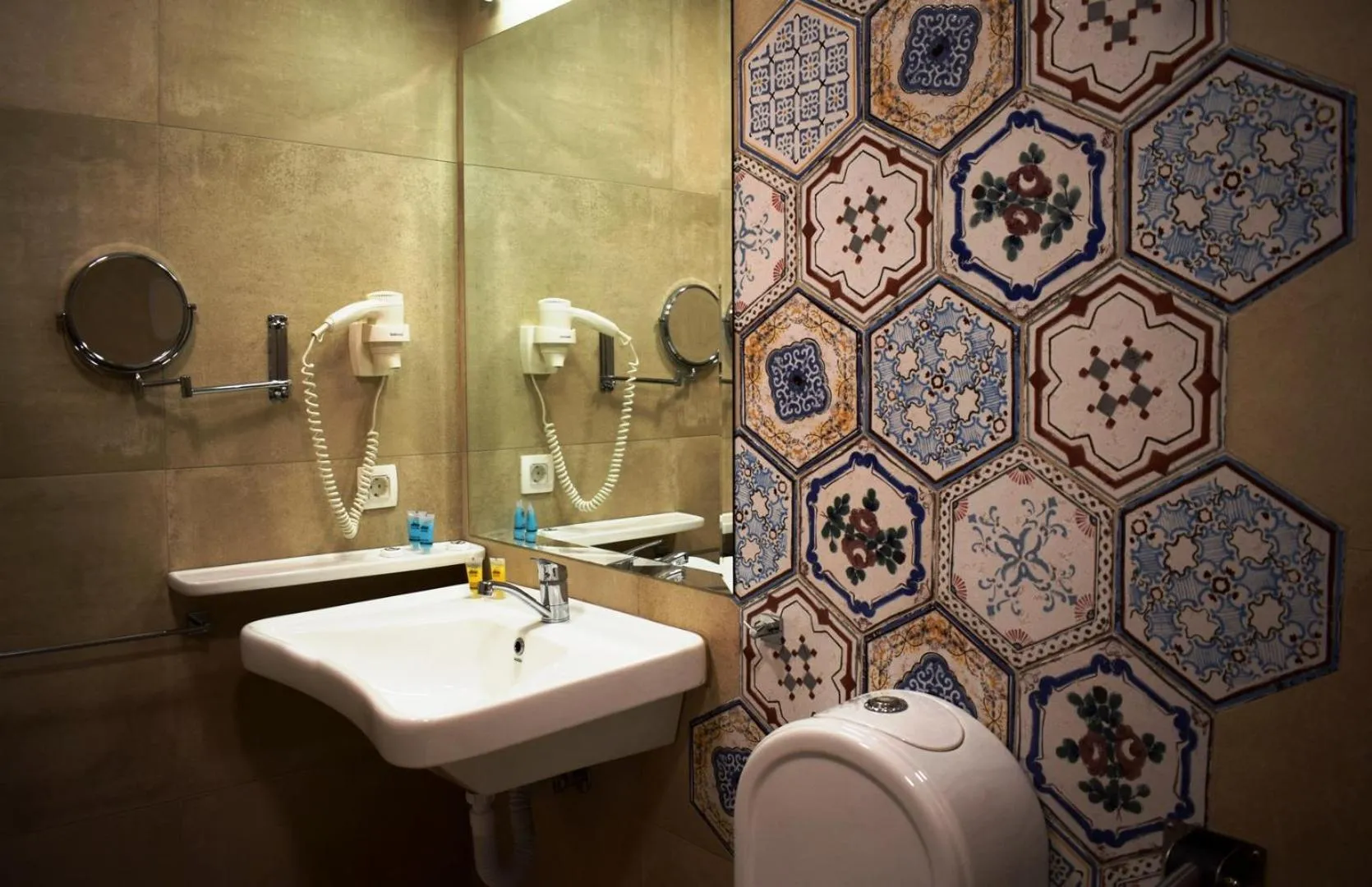 Bathroom in Pitsakis Hotel