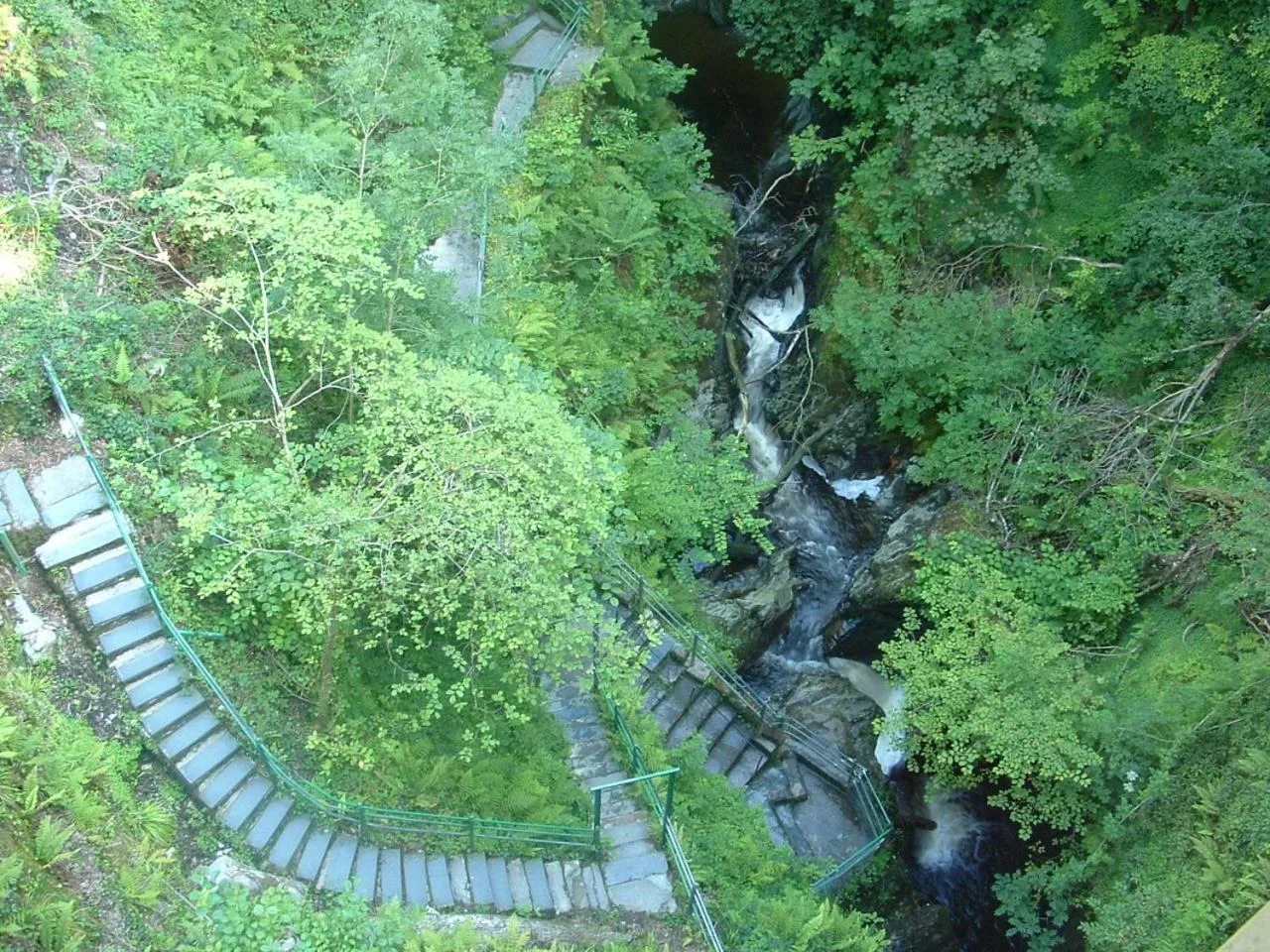 Nearby landmark in Highland Moors