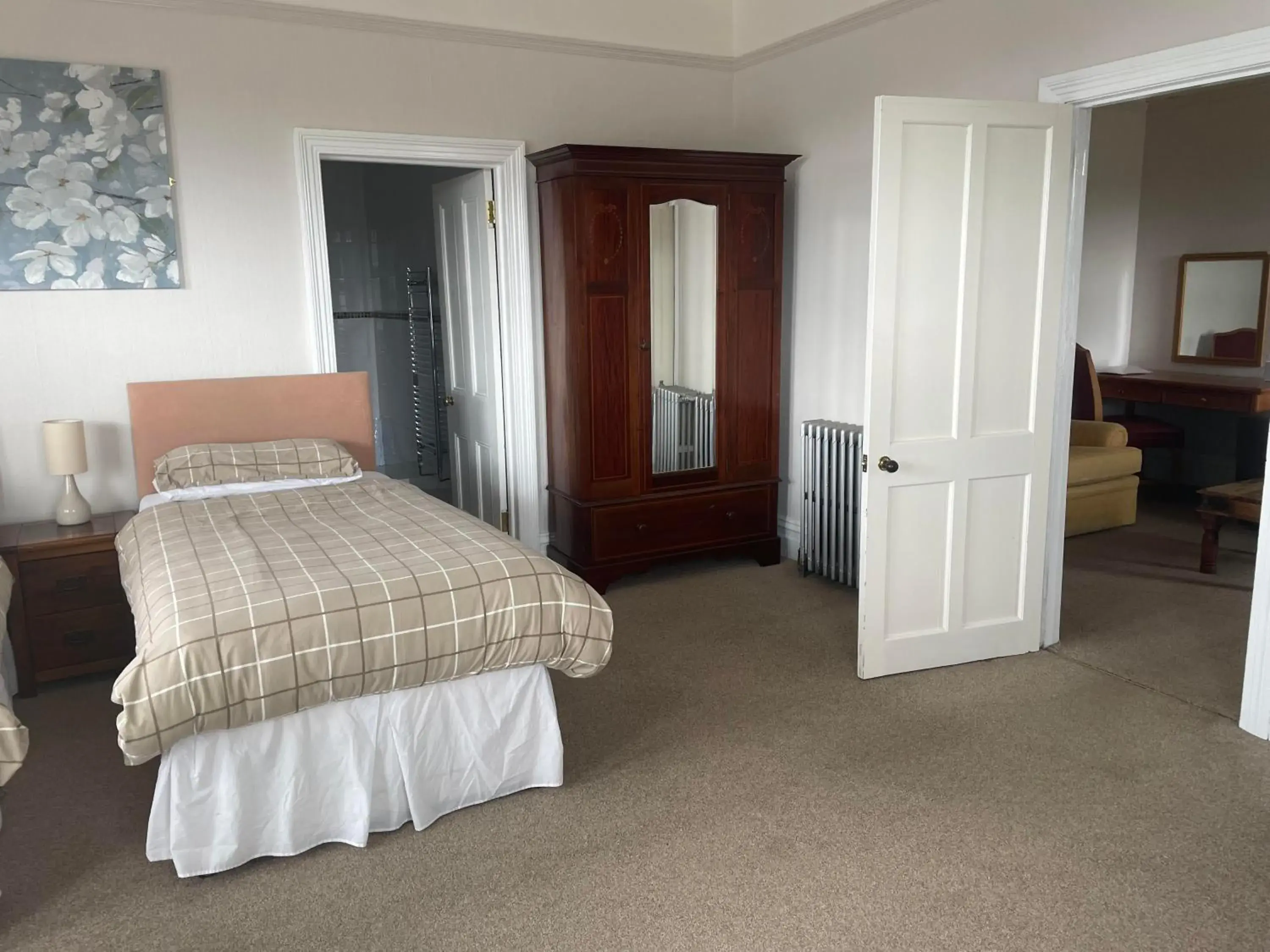 Superior Suite - single occupancy in Highland Moors Superior Suite - single occupancy in Highland Moors