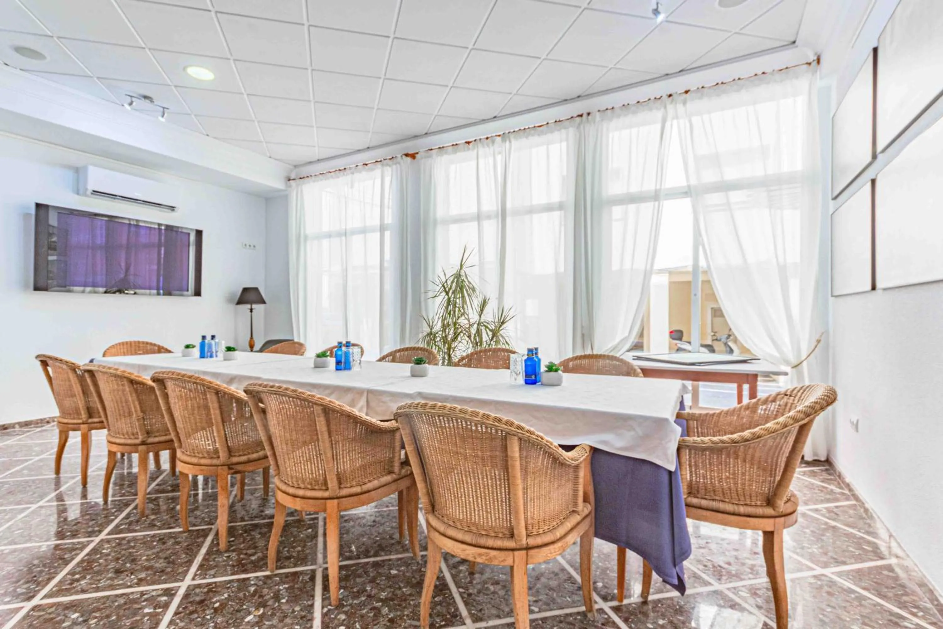 TV and multimedia in Hotel Altaia